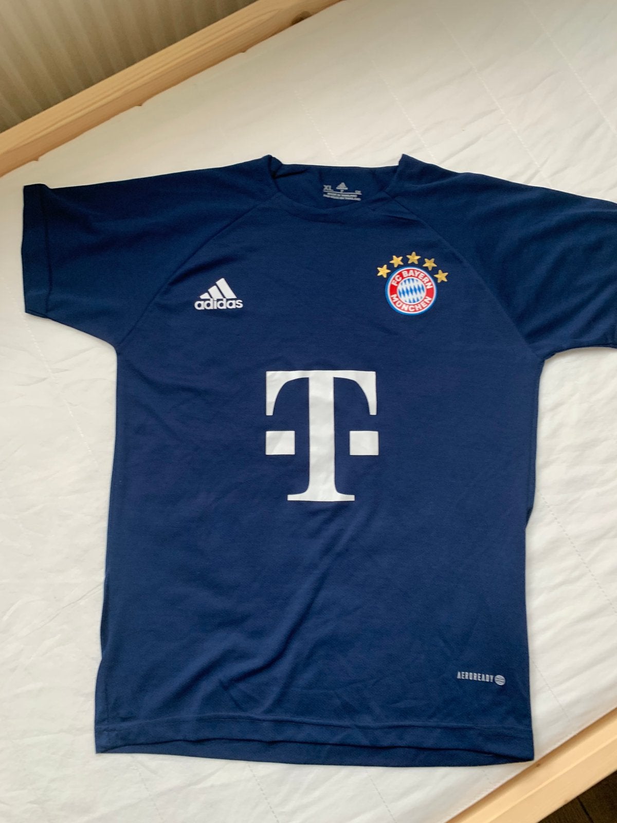 FC Bayern München tenue, Maat L, Ophalen of Verzenden, Nieuw, Shirt