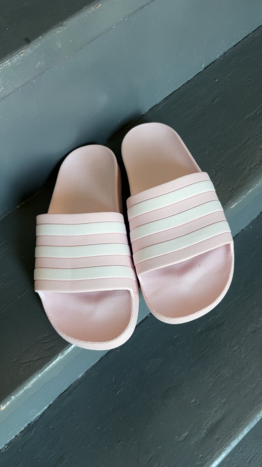 Adidas slippers dames maat 40, Slippers, Ophalen of Verzenden, Zo goed als nieuw, Roze