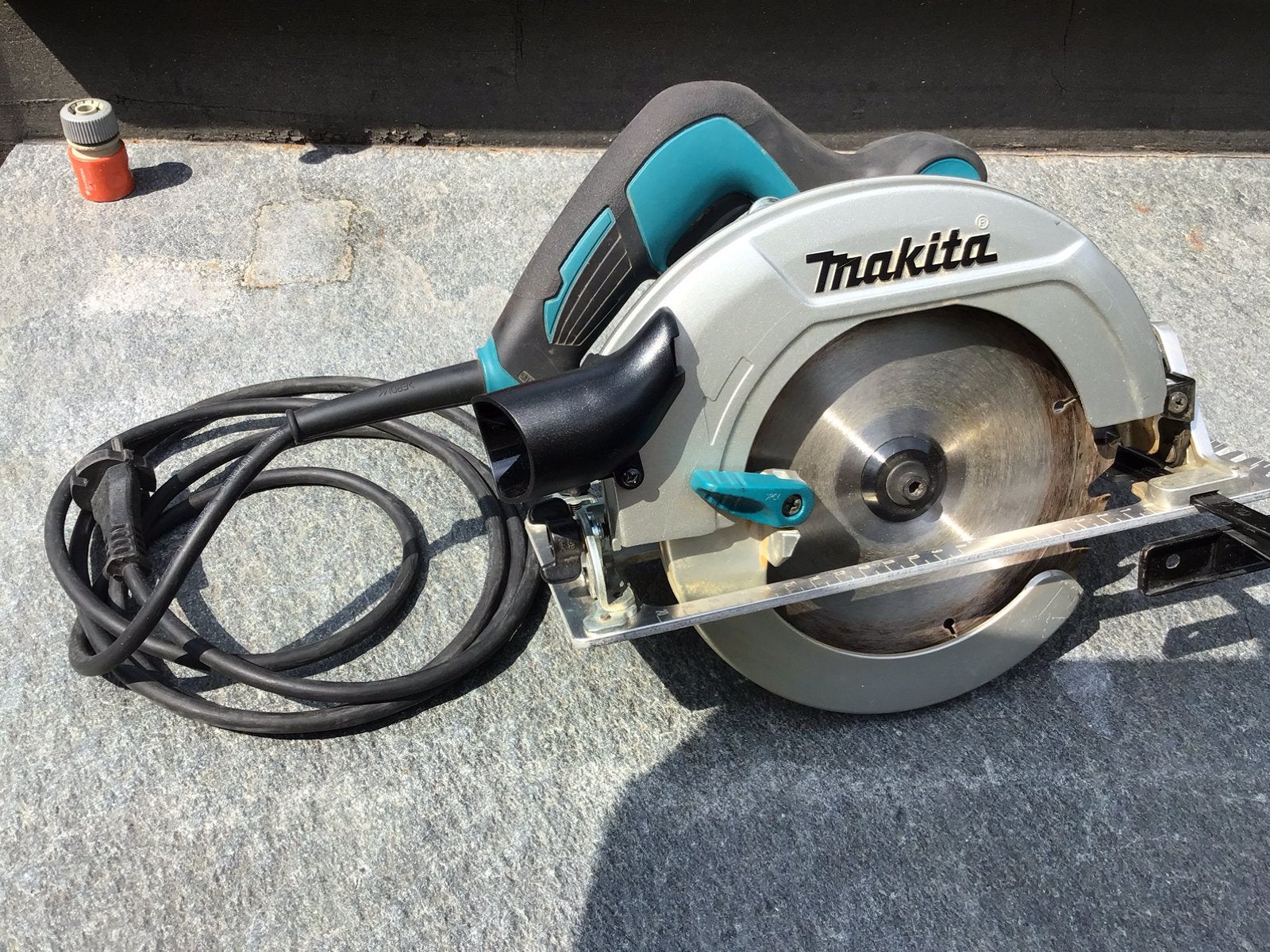 Makita cirkelzaag HS7601 aankoopbon okt-2025 aanwezig, Ophalen of Verzenden, Zo goed als nieuw, 1200 watt of meer, Overige typen