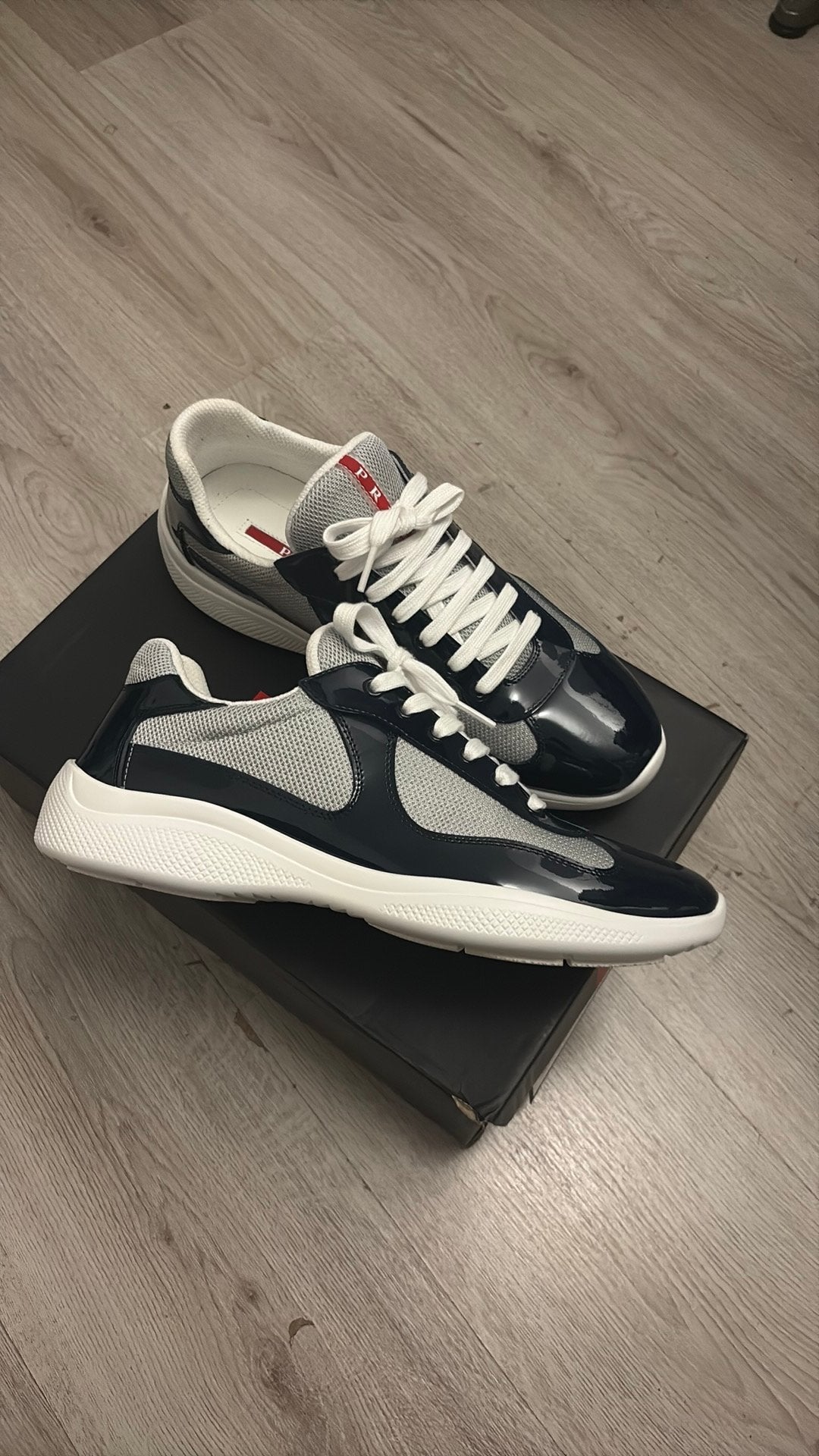 Prada cups navy blue, Ophalen of Verzenden, Zo goed als nieuw, Blauw