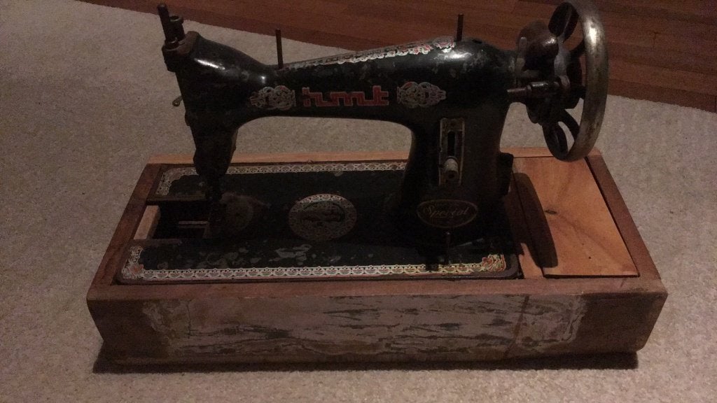 Ouderwetse decoratieve naaimachine, Antiek en Kunst, Ophalen