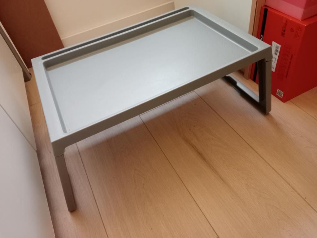 ikea bed tafeltje laptop tafeltje grijs, Ophalen of Verzenden, Zo goed als nieuw, Rond