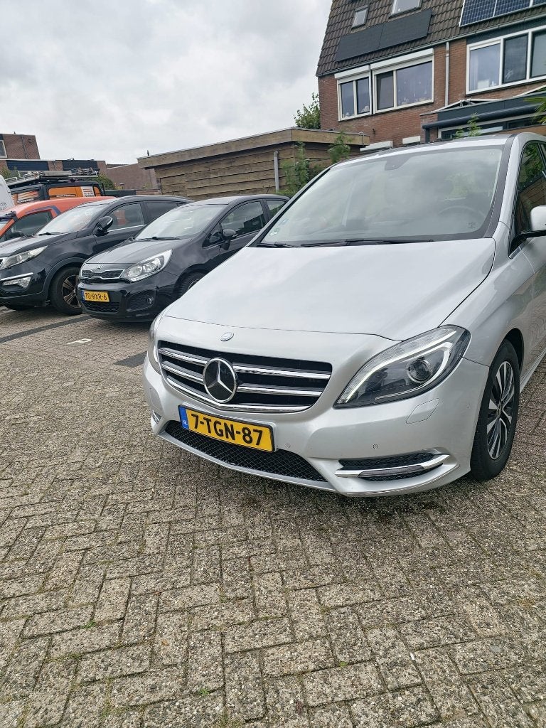 Mercedes-Benz B-Klasse 1.6 B180 5DRS BE Dct7 2014 Grijs, Auto's, Dealer onderhouden, 1325 kg, Zwart, 4 cilinders