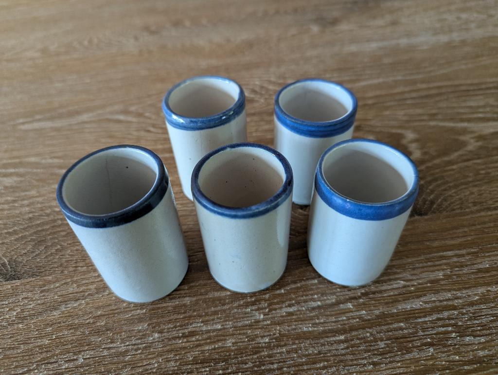 Drinkbekers, Ophalen, Zo goed als nieuw, Aardewerk, Kop(pen) en/of Schotel(s)