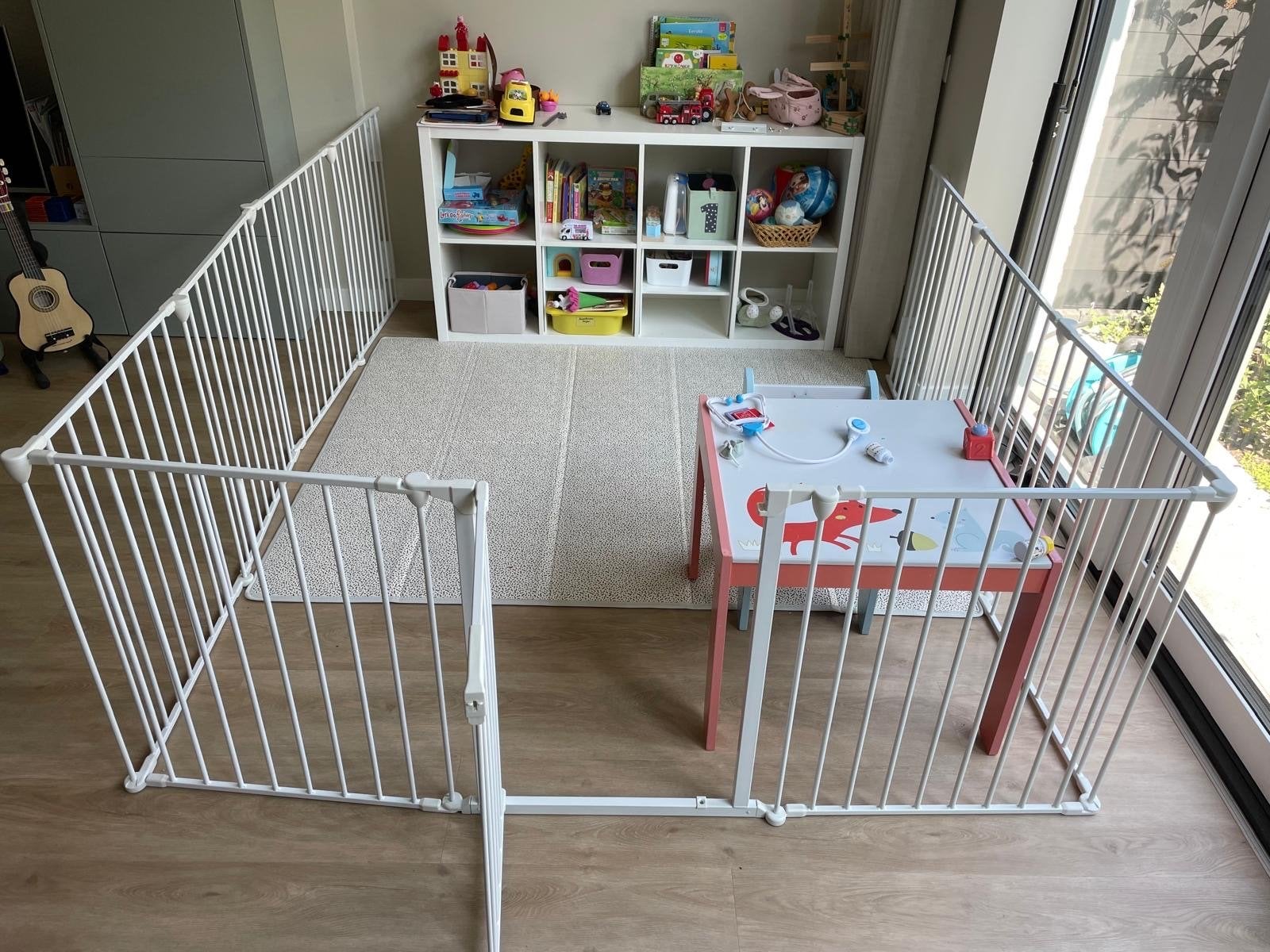 Wit metalen veiligheidshekje/box voor kinderen, Kinderen en Baby's, Ophalen, Gebruikt, Overige typen, 115 cm of meer