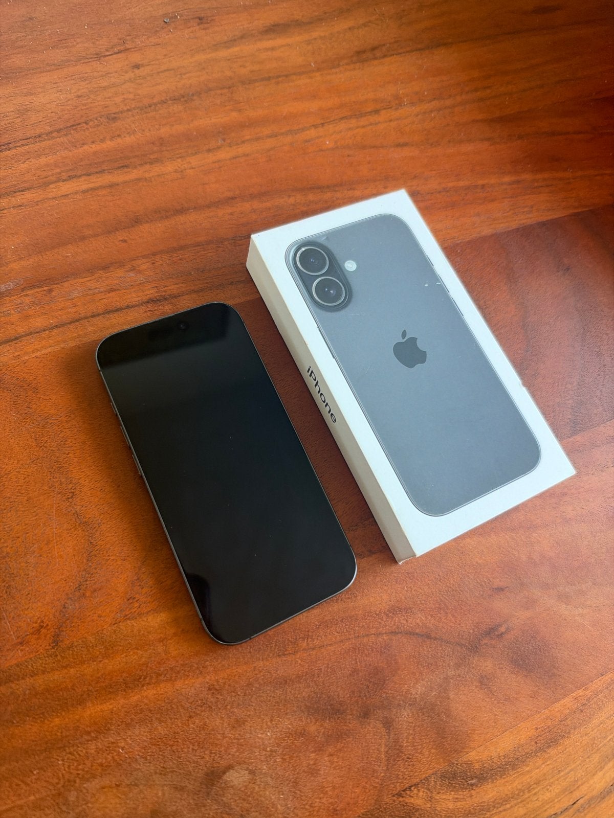 iPhone 17 - 256GB - Zwart - Gebarsten achterkant, Telecommunicatie, Gebruikt, Overige modellen, Zwart, Zonder simlock