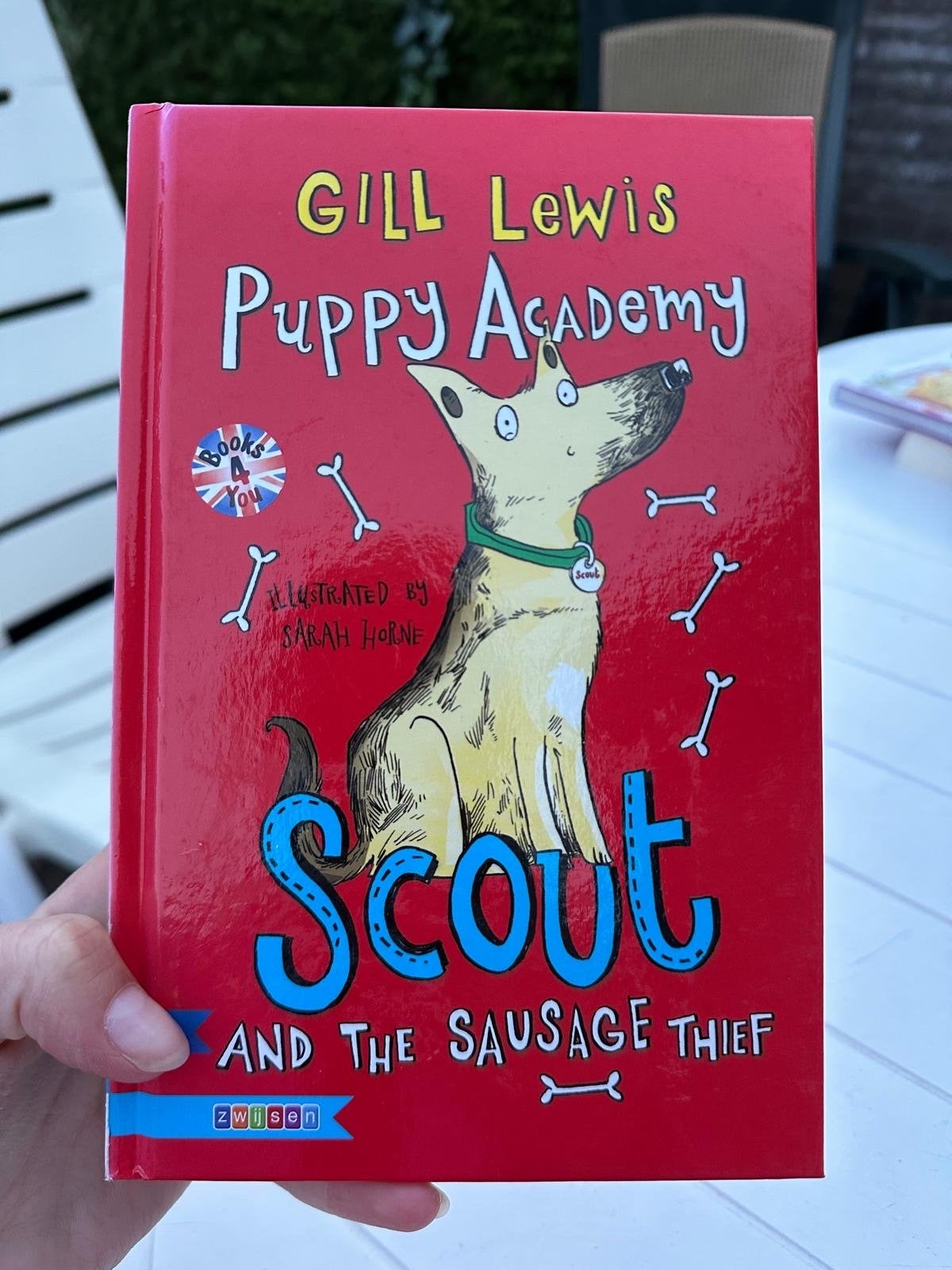 Puppy Academy: Scout and the Sausage Thief - Gill Lewis, Ophalen of Verzenden, Gelezen, Fictie algemeen