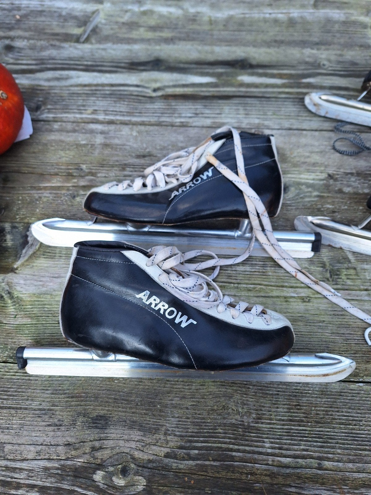 2 paar oude schaatsen.  ophalen voor 10 euro, Ophalen, Gebruikt, Noren, Overige merken