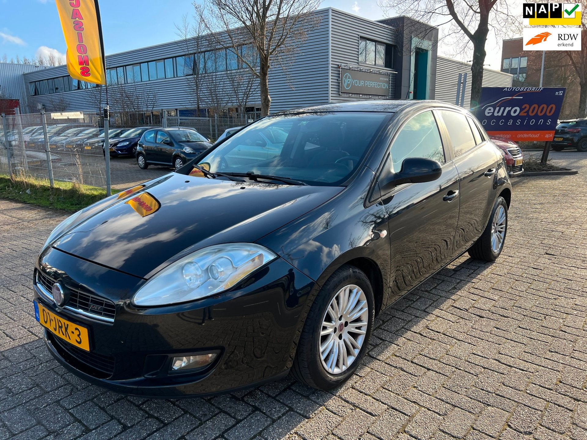 Fiat Bravo 1.4 T-Jet Corporate - AIRCO - CRUISE - ZONDAG OPE, Auto's, Voorwielaandrijving, Gebruikt, Zwart, 4 cilinders