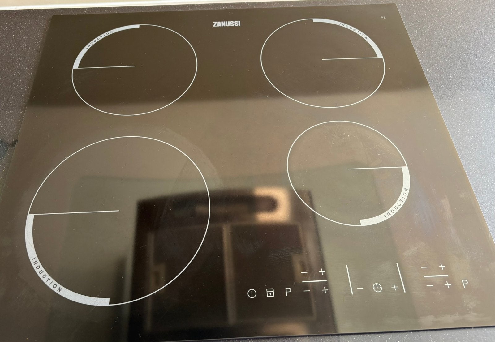 Zanussi kookplaat, Witgoed en Apparatuur, Kookplaten, Ophalen, 4 kookzones, Zo goed als nieuw, Gas