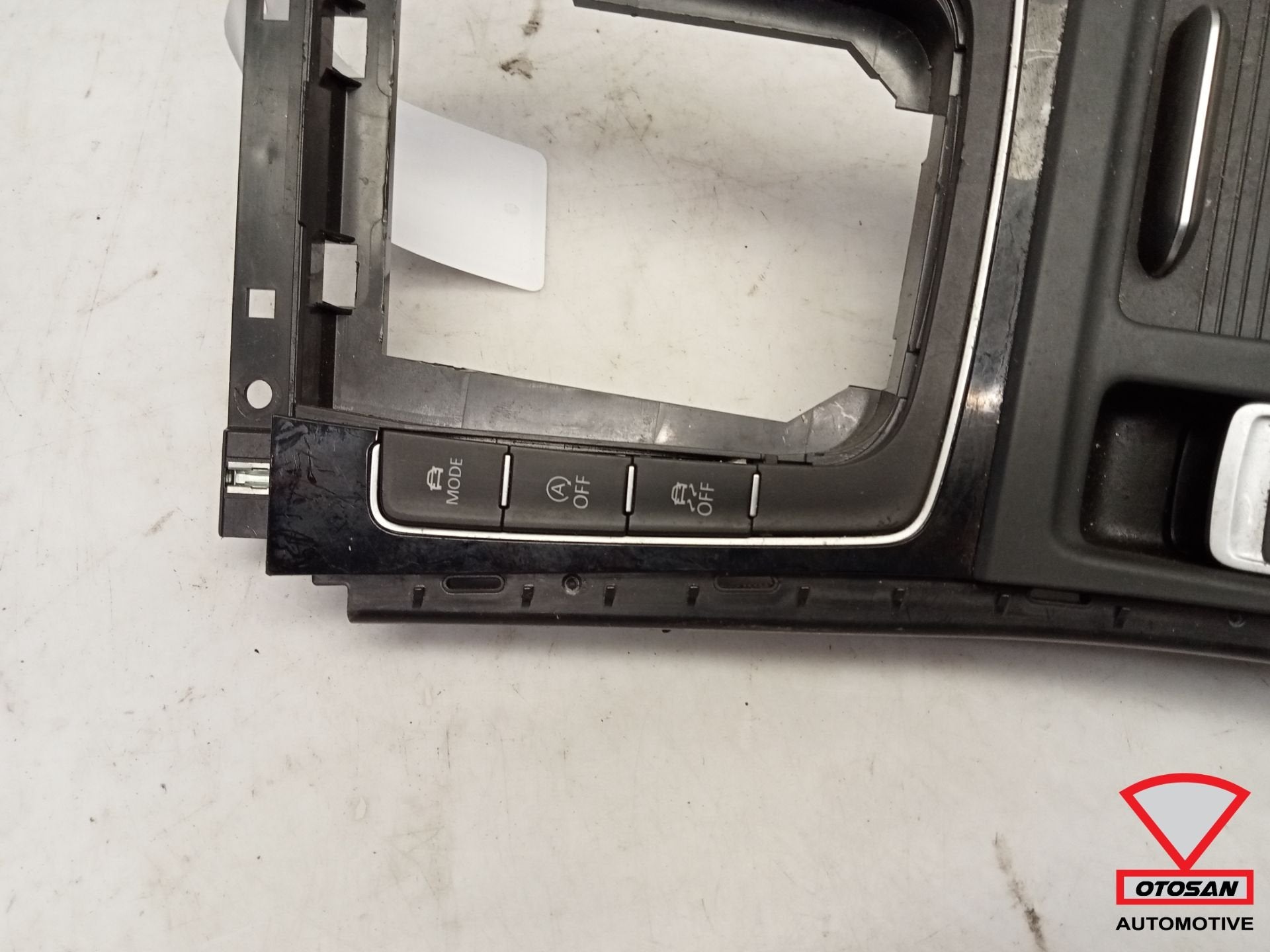 VW Golf 7 Middenconsole Bekerhouder Handrem Mode Schakelaar, Gebruikt, Volkswagen, Volkswagen AG, Berliner Ring 2
38440  Wolfsburg, DE