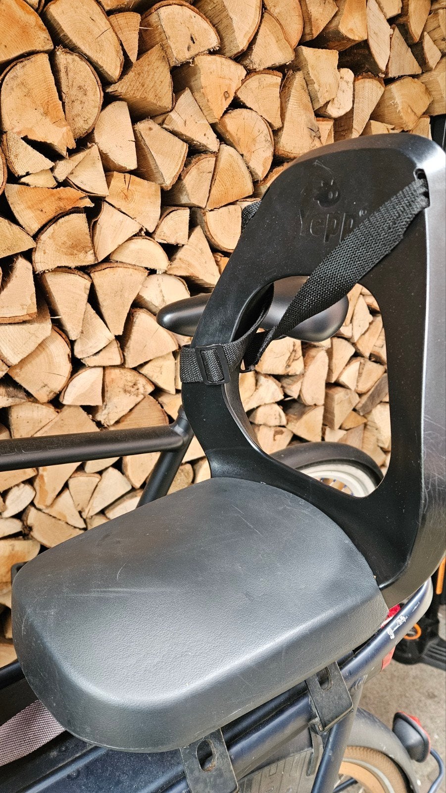 Yepp fieststoeltje/ achterzitje Maxi Junior, Fietsen en Brommers, Achterzitje, Yepp, Ophalen of Verzenden, 9 t/m 36 kg
