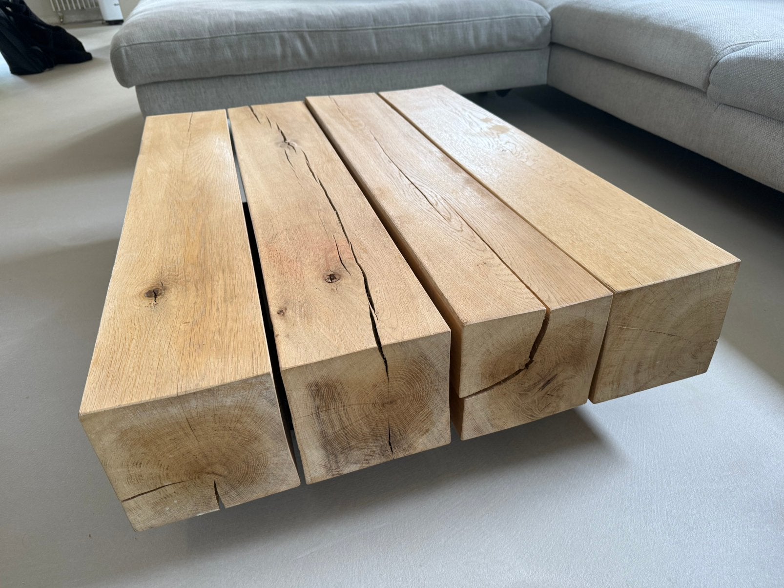 Robuuste salontafel naturel eiken balken zwart staal, Tuin en Terras, Ophalen, Zo goed als nieuw, Minder dan 180 cm, Balken