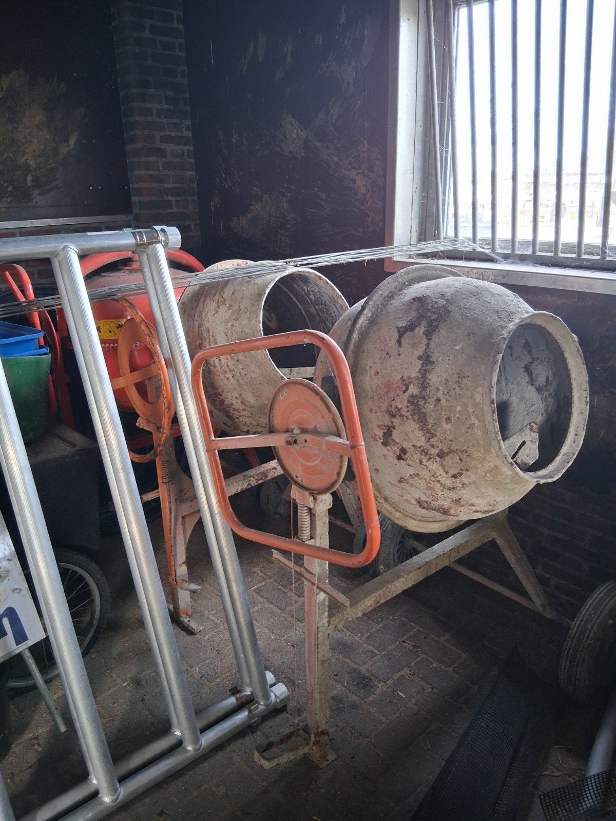atika betonmolen, Ophalen