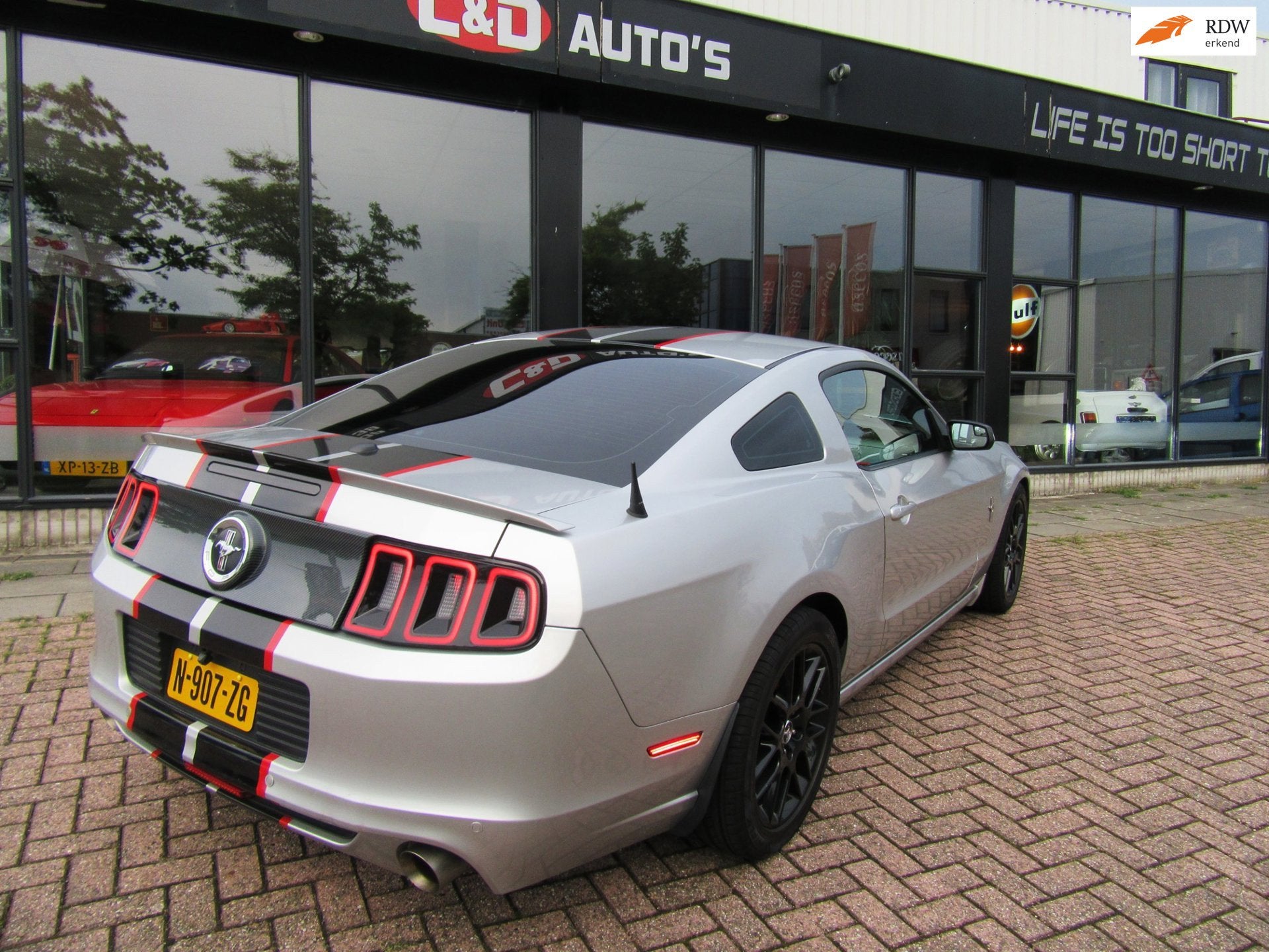 Ford USA Mustang 3.7 V6 AUT 2014 UNIEKE CUSTOM SHOWCAR, Auto's, Automaat, Gebruikt, Zwart, 4 stoelen