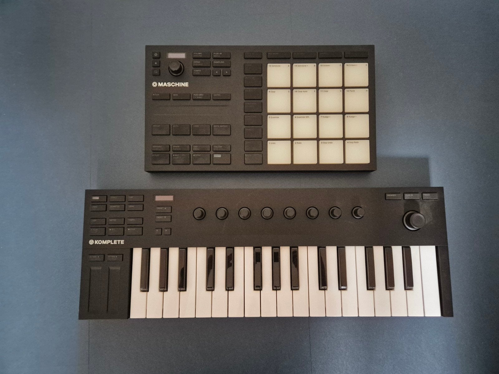 Maschine Mikro mk3 + Komplete M32 keyboard + hardcase, Ophalen of Verzenden, Zo goed als nieuw