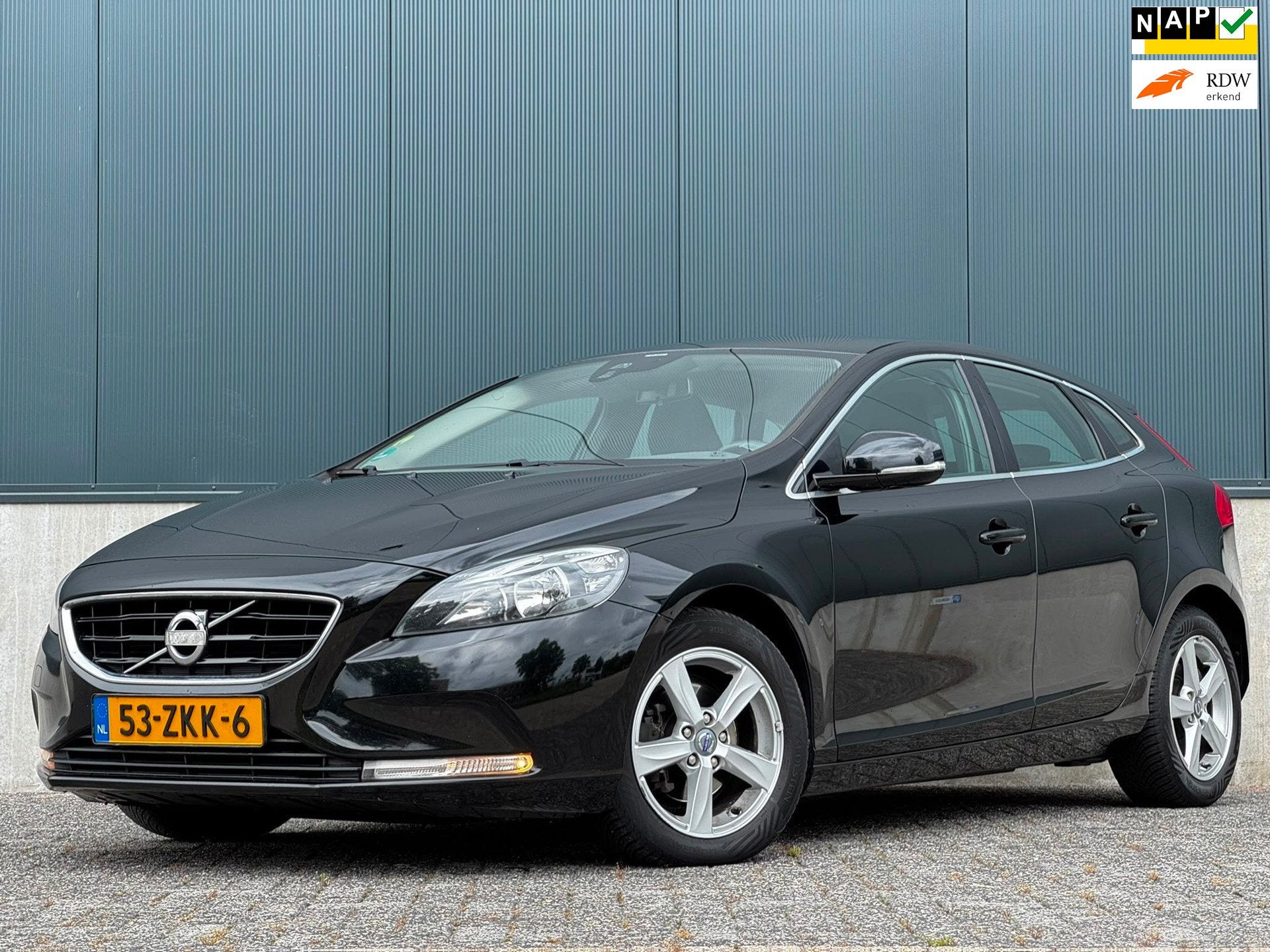 Volvo V40 1.6 D2 Momentum, Auto's, Volvo, Voorwielaandrijving, Euro 5, 28 km/l, Gebruikt
