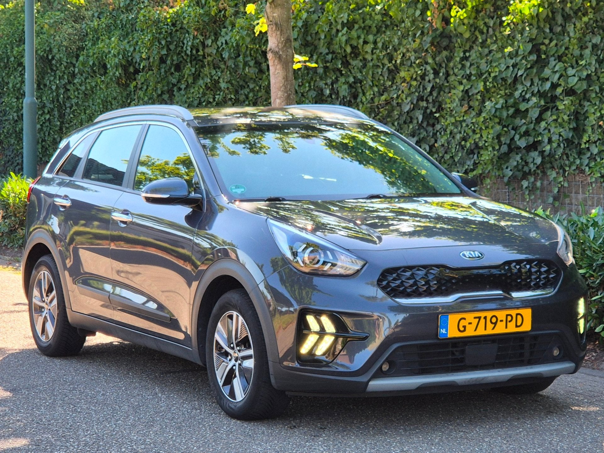 Kia Niro 1.6 GDi Hybrid Dynamic Plus Line ACC CarPlay 2e eig, Gebruikt, Leder en Stof, Origineel Nederlands, 1390 kg