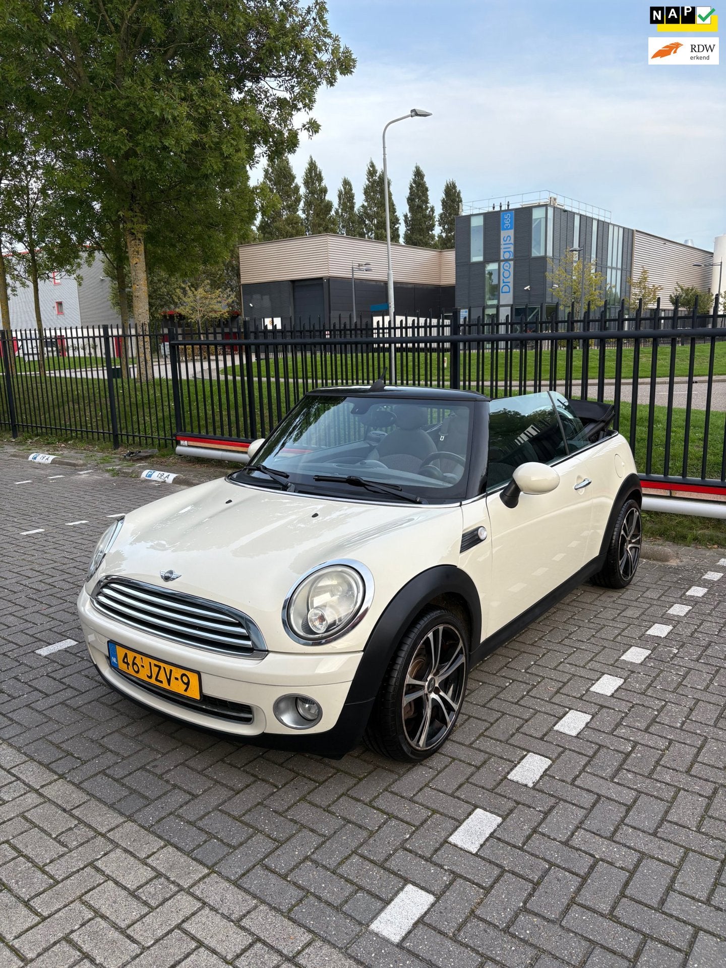 Mini Cabrio 1.6 Cooper Chili - Cabrio - Cruise - Airco, Auto's, Gebruikt, Zwart, 4 cilinders, Cabriolet