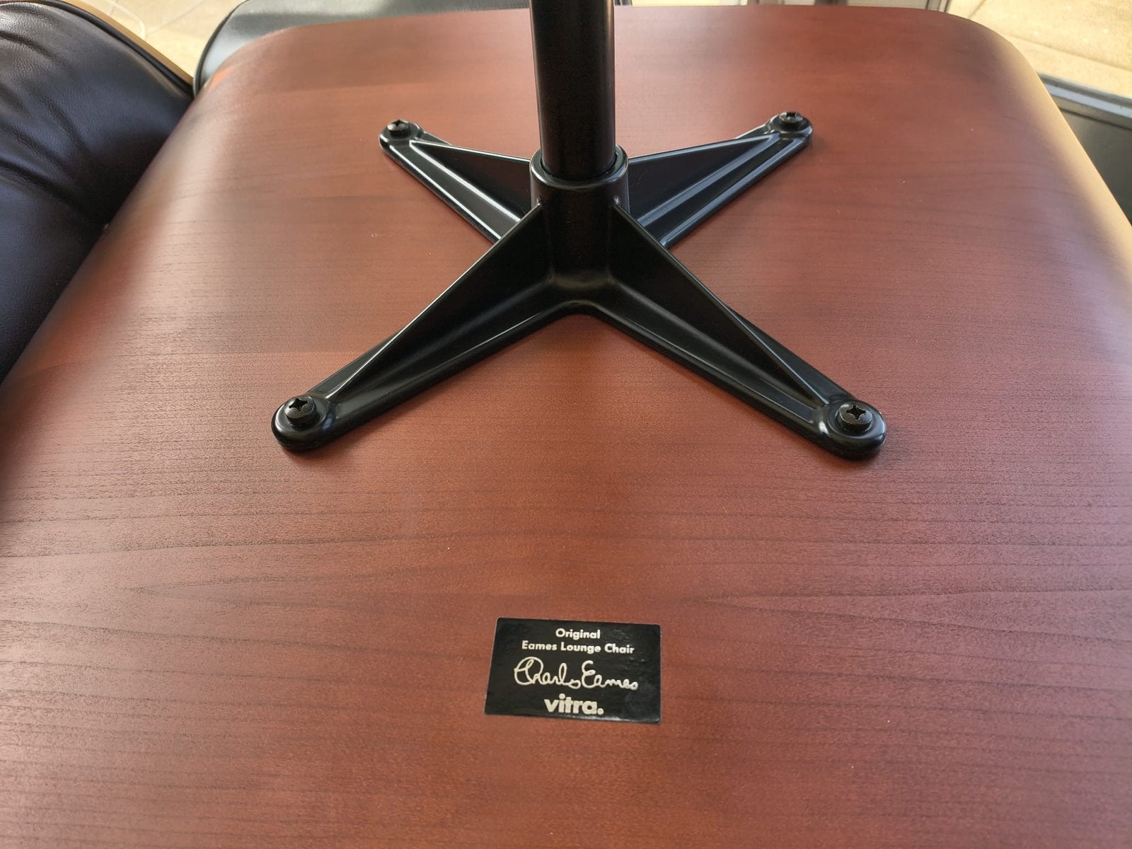 Vitra Eames Lounge Chair & Ottoman -  Zwart Leer & Kersen, Ophalen, Zwart, Zo goed als nieuw, Eén
