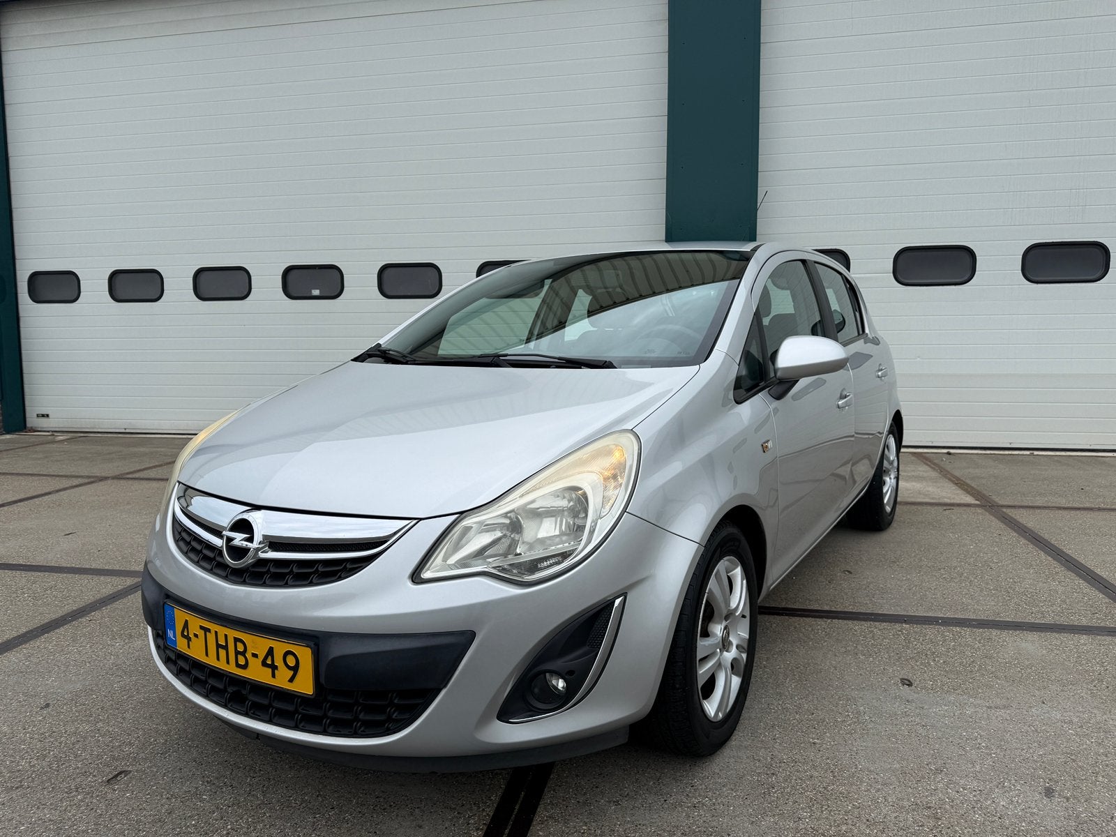 Opel Corsa 1.2 16V 5D 2011 Grijs APK!, Auto's, Voorwielaandrijving, 4 cilinders, 1229 cc, 49 €/maand