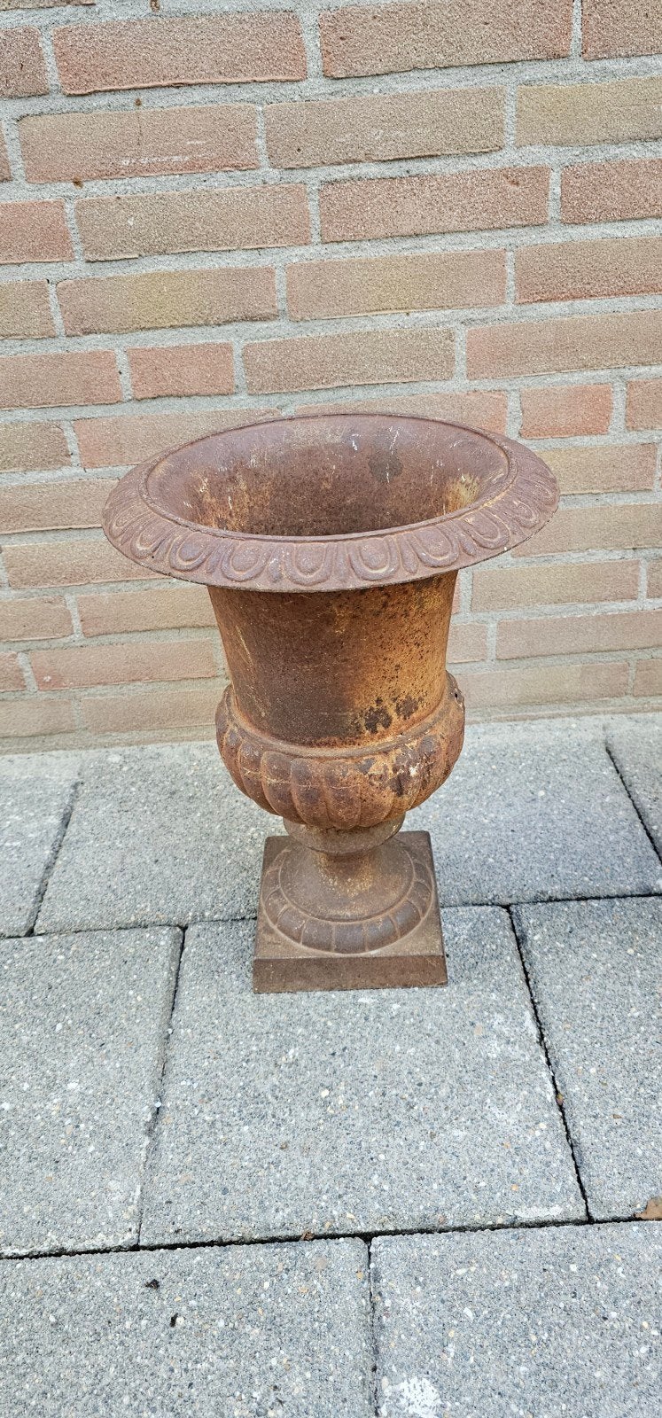 Set van 2 Vintage Gietijzeren Vazen - Groot en Klein, Ophalen