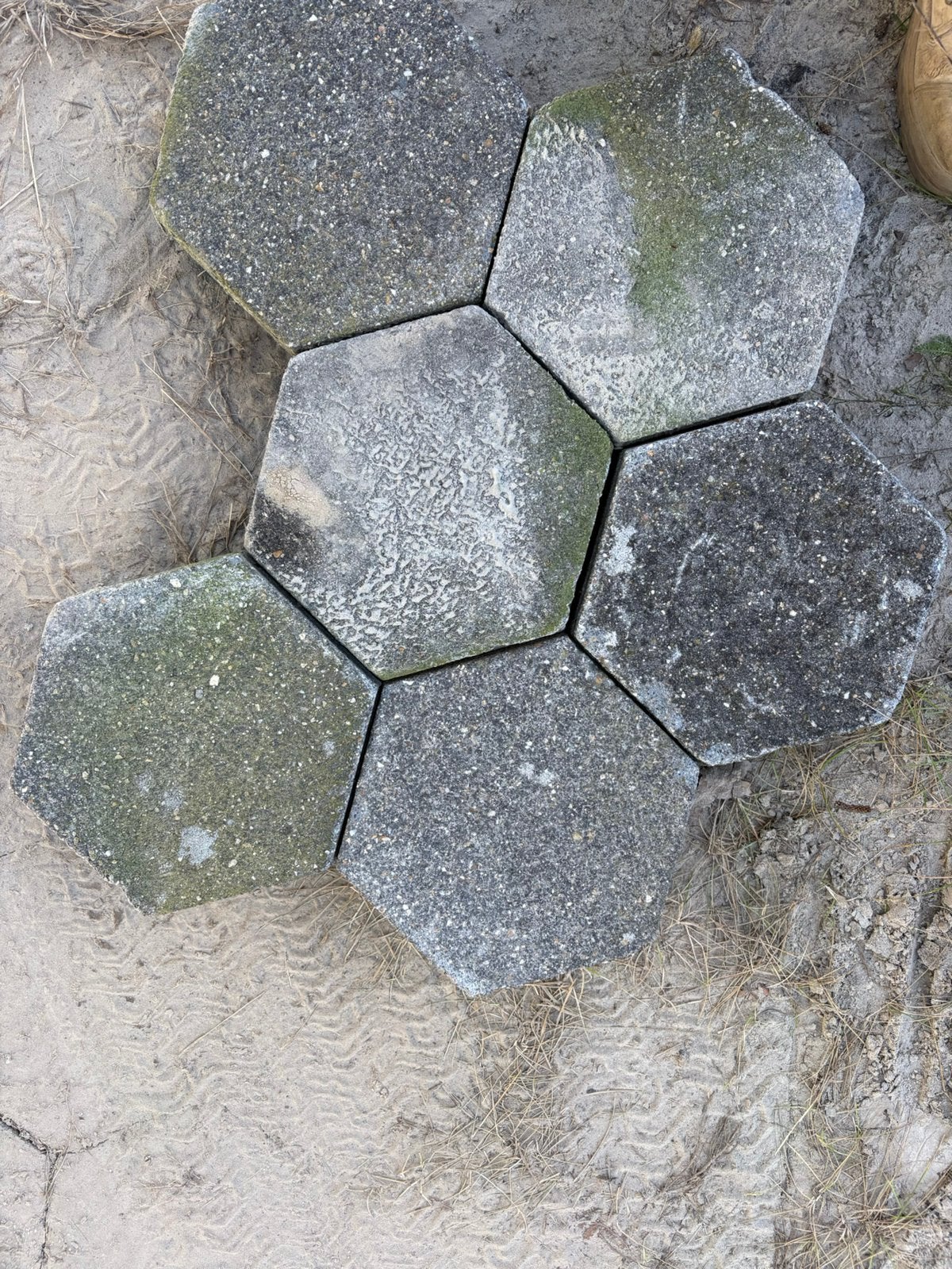 6 kant tegels 8cm dik Circa 250 m2, Ophalen, Zo goed als nieuw, Beton, Terrastegels