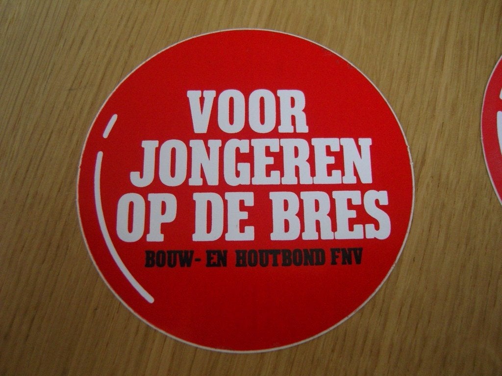 sticker Voor jongeren op de bres Bouw- en houtbond FNV *, Ophalen, Zo goed als nieuw