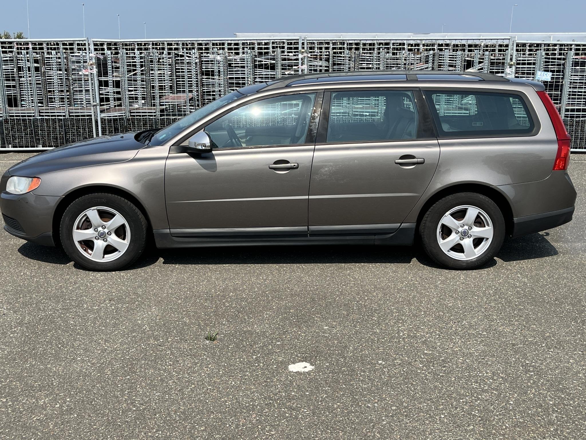 Volvo V70 2.0D Exportprijs!, Voorwielaandrijving, Gebruikt, 4 cilinders, 1600 kg