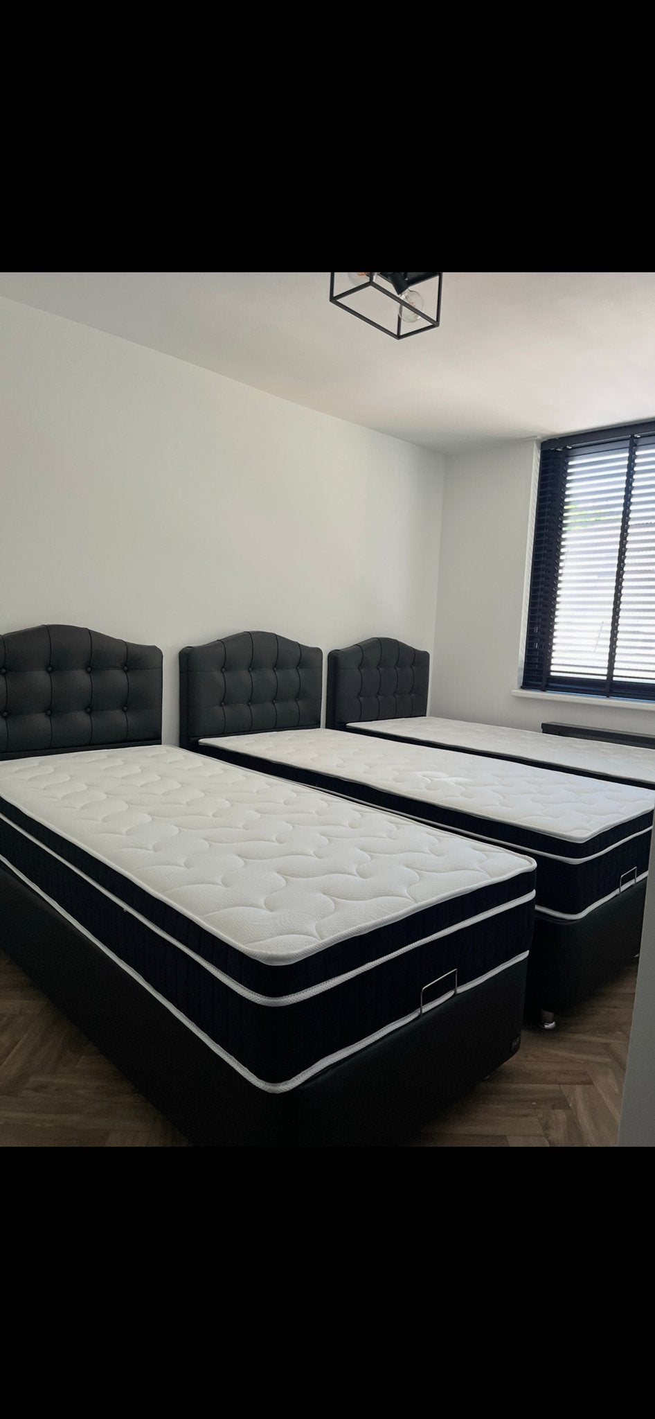 Drie eenpersoonsbedden met ruime berging, Ophalen, Eenpersoons, Zwart, Zo goed als nieuw