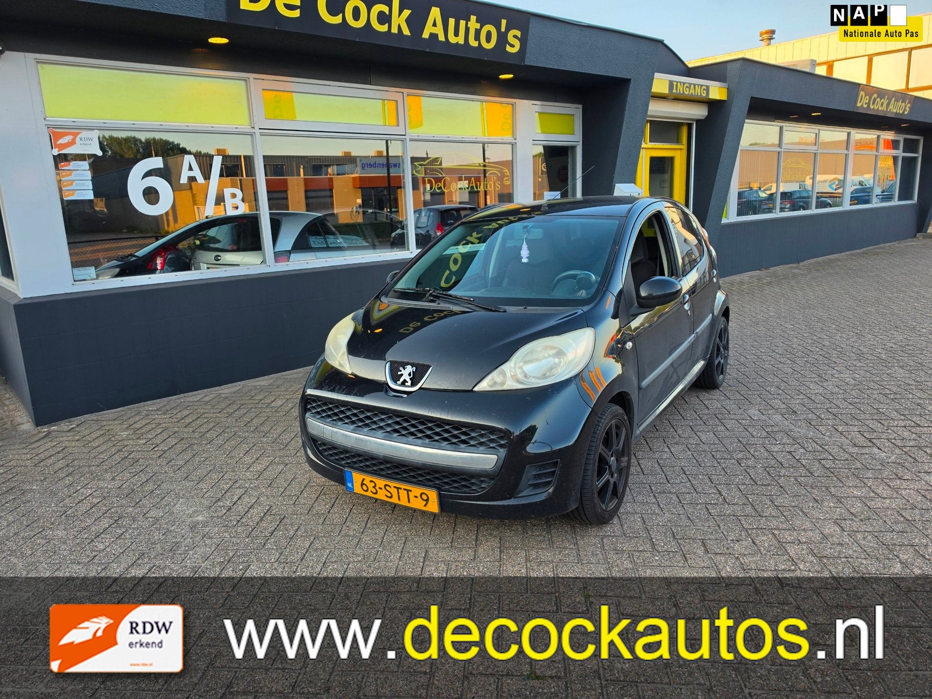 Peugeot 107 1.0-12V Black & Silver/ APK 07-2027, Voorwielaandrijving, Euro 5, Gebruikt, 4 stoelen