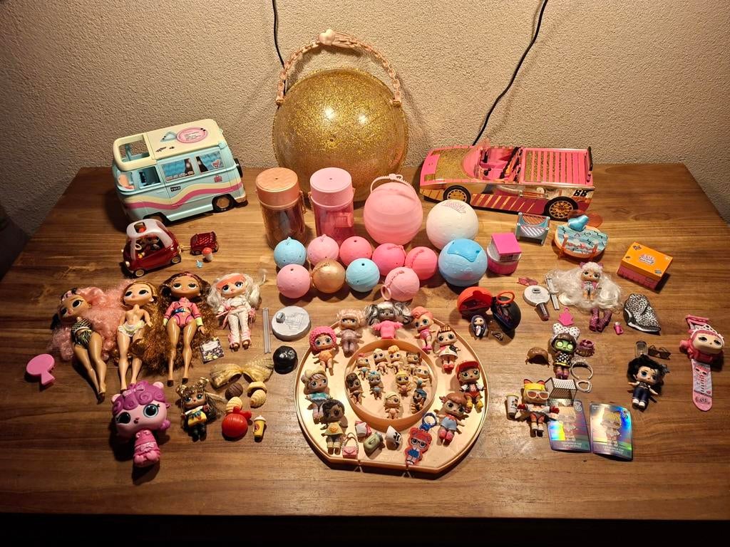 Heel veel LOL surprise poppetjes, auto, camper, OMG, Ophalen, Zo goed als nieuw, Overige typen
