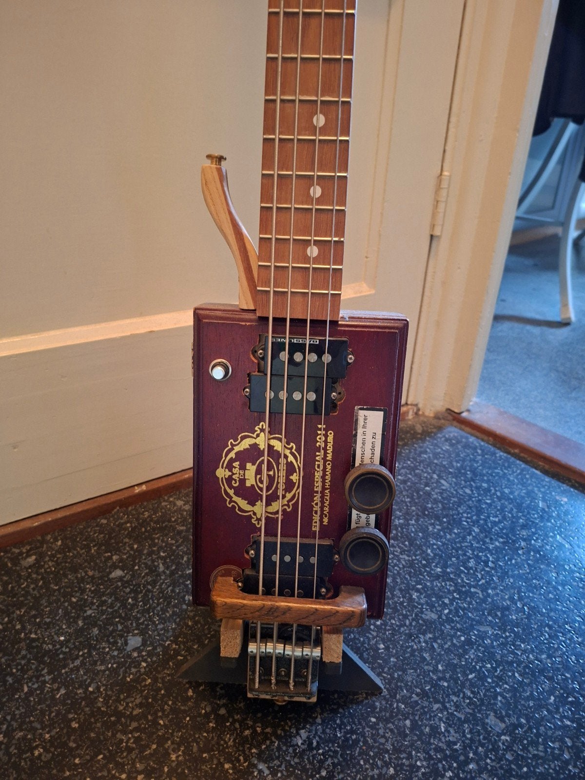 Unieke handgemaakte 4-snarige sigarenkist basgitaar, Ophalen of Verzenden