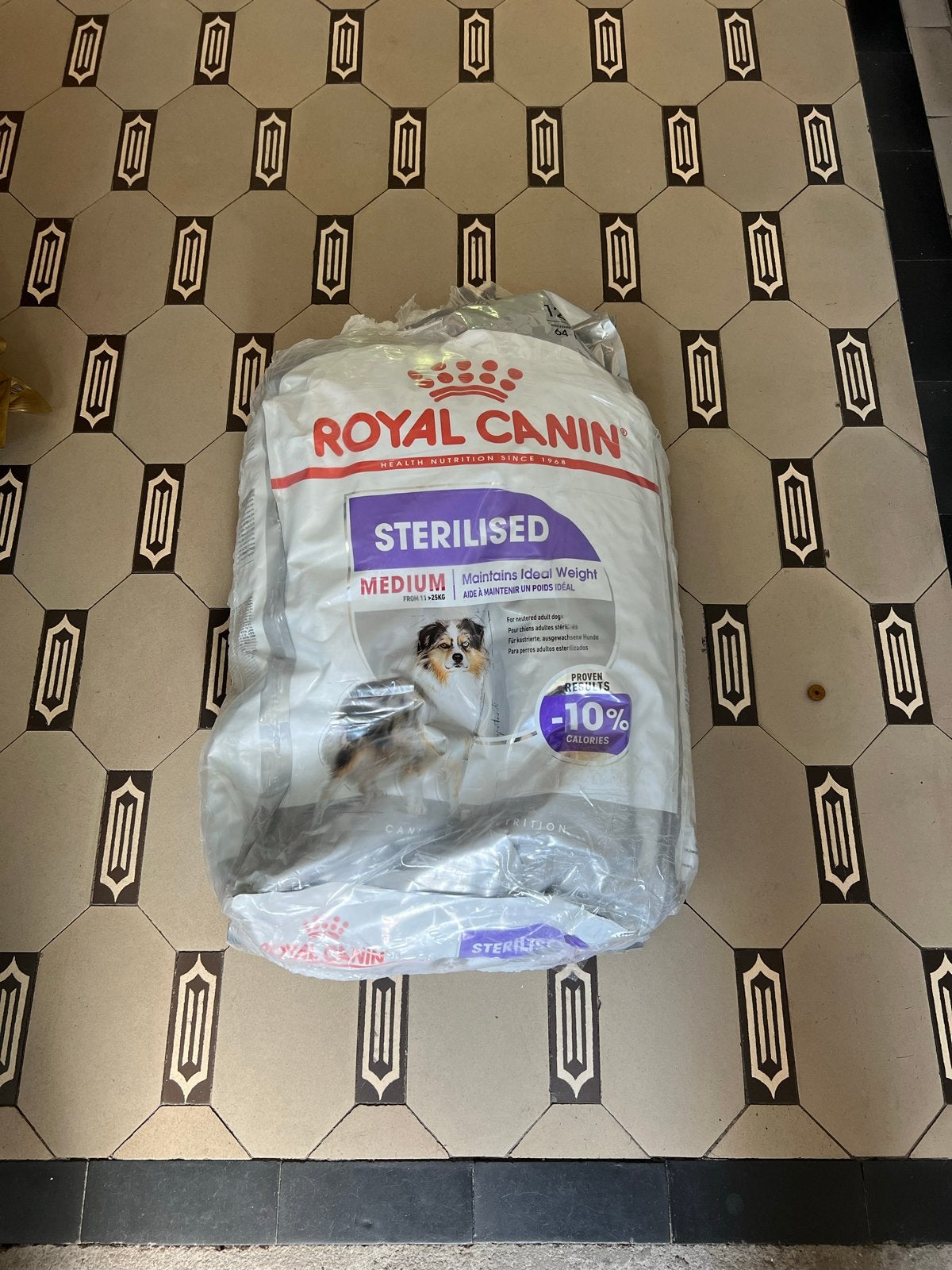 Royal Canin sterilised hondenvoer, Ophalen, Hond