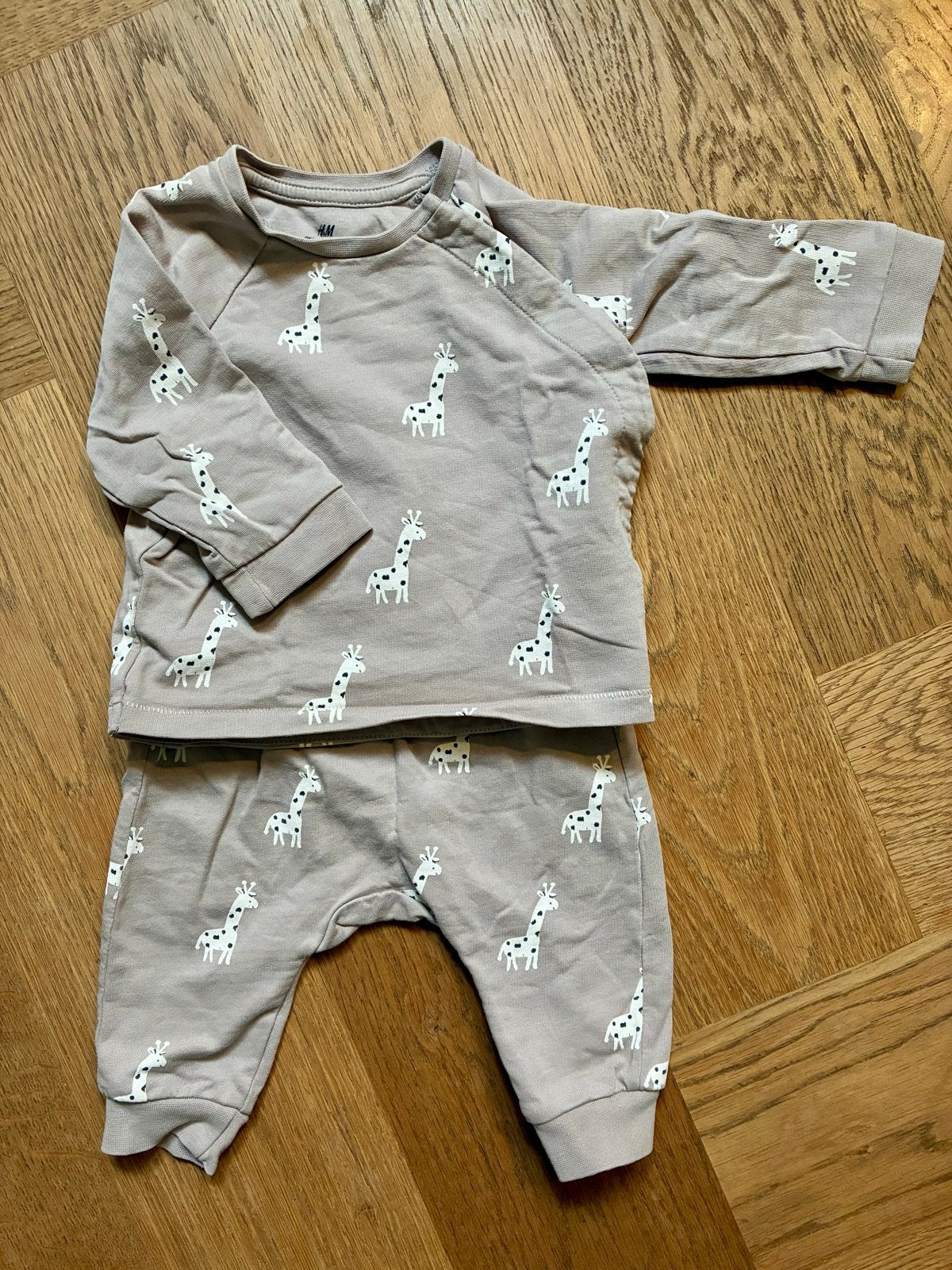 H&M Setje Giraffe - Maat 62, Ophalen of Verzenden, Zo goed als nieuw, Jongetje of Meisje, Setje