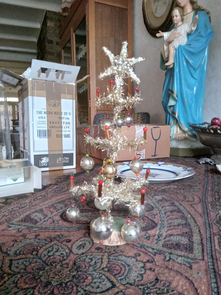 prachtig antiek handwerk kerstboompje, Diversen, Kerst, Gebruikt, Ophalen of Verzenden