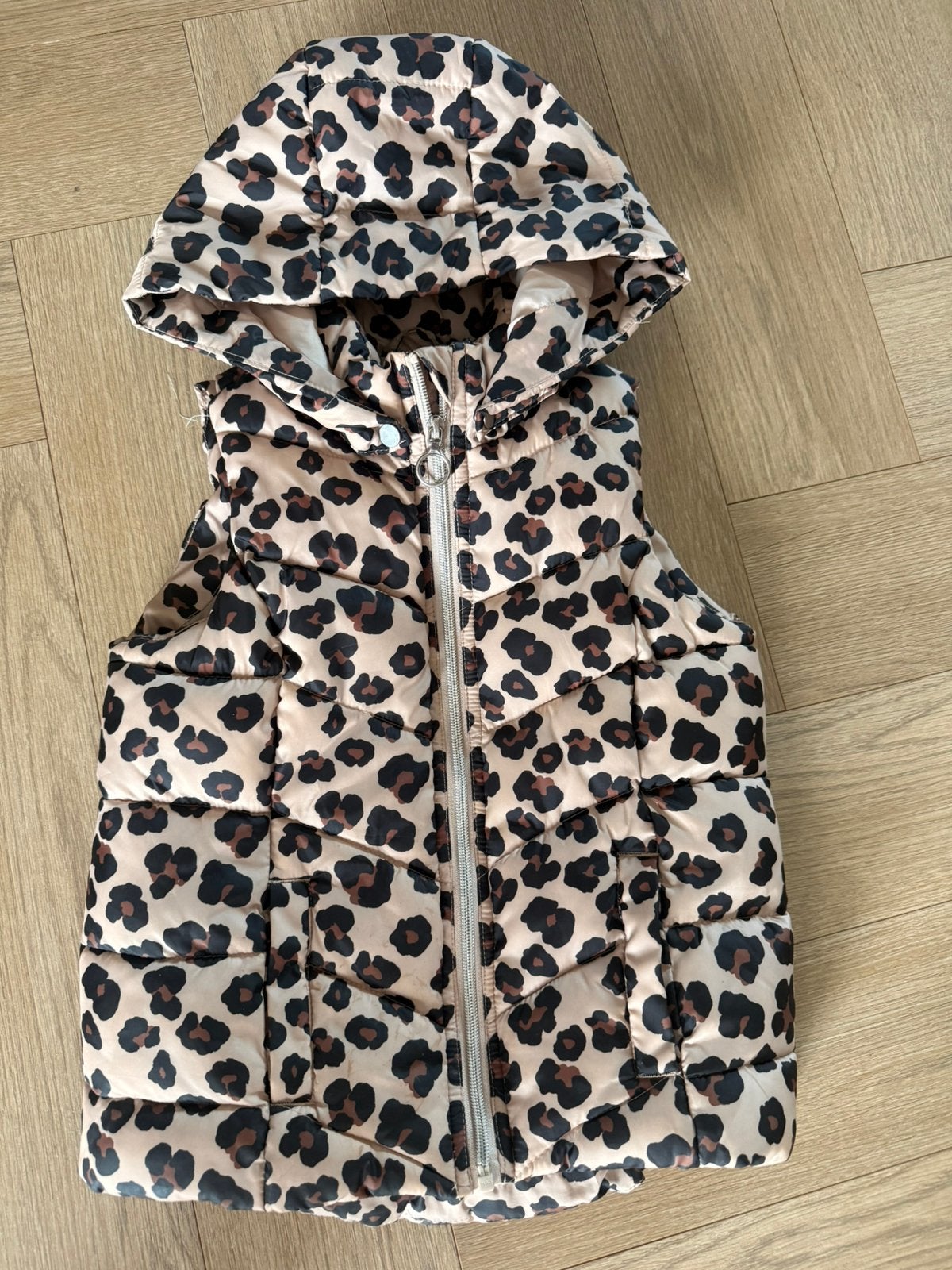 Mooie bodywarmer maat 128, Ophalen of Verzenden, Zo goed als nieuw, Meisje, Jas