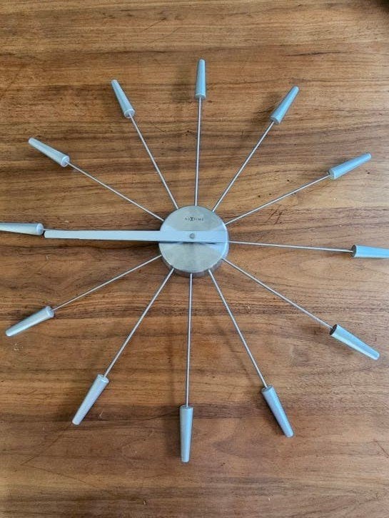Mooie NeXtime wandklok, gekocht bij Morres Wonen, Analoog, Werkt op batterijen, Ophalen of Verzenden, Zilver