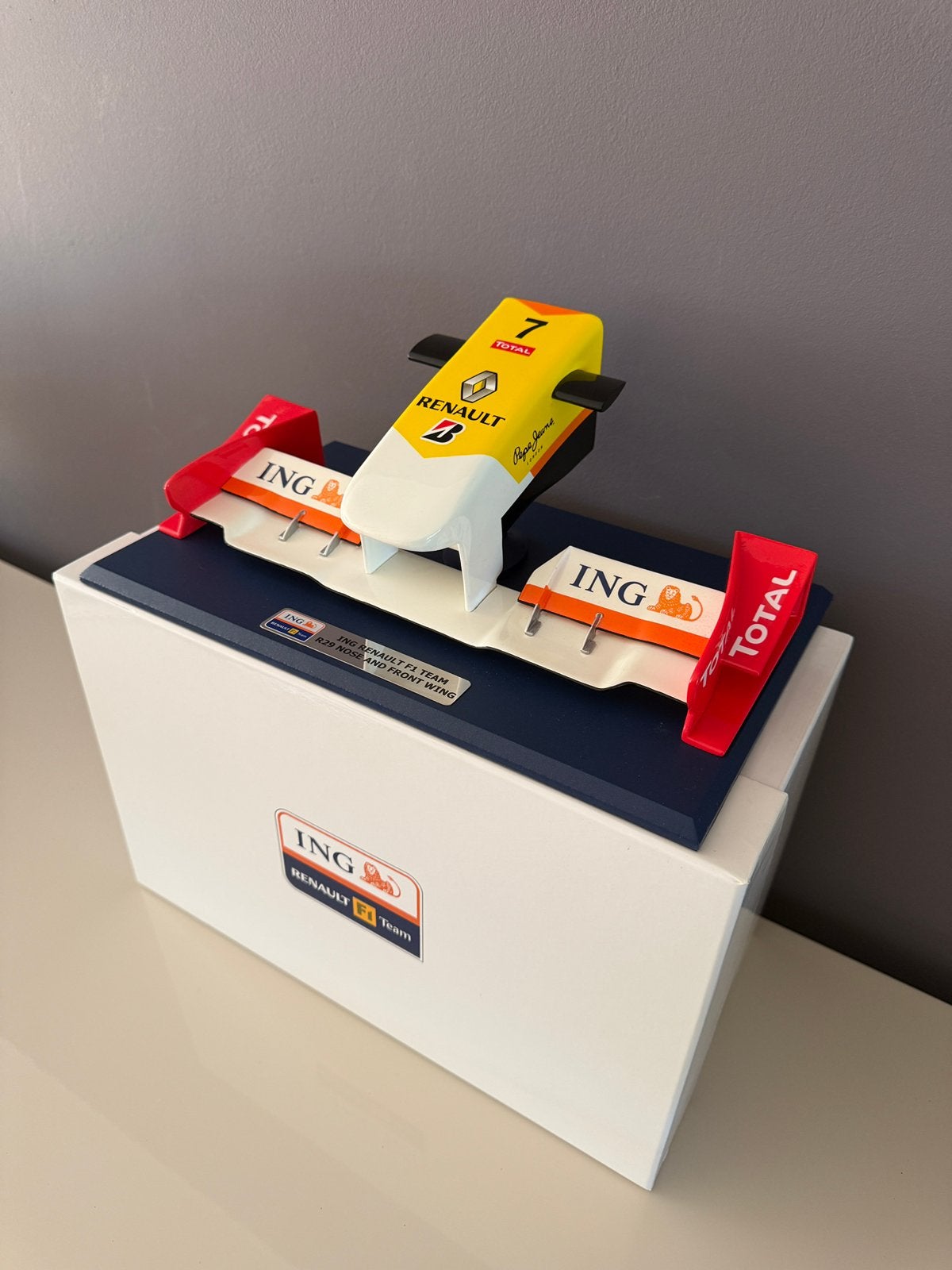 Fernando Alonso 2009 Front Wing Renault R29 F1, Ophalen of Verzenden, Renault