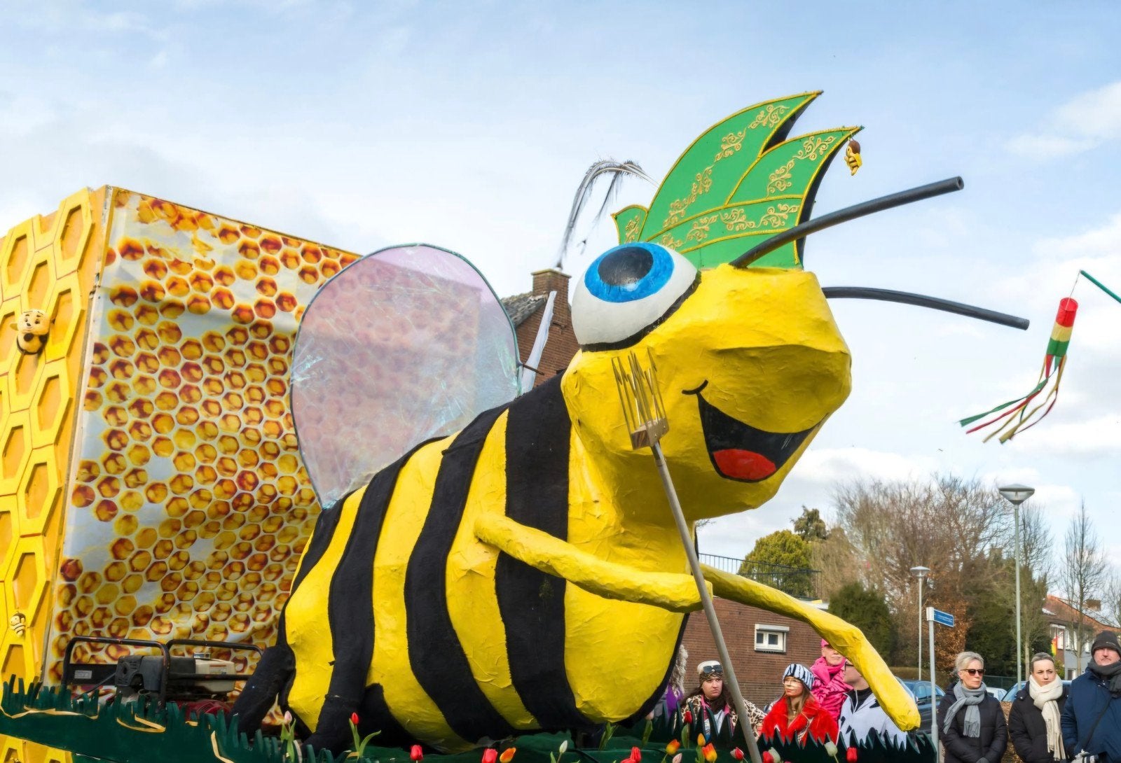 Carnavalswagen pop Bijenthema, Ophalen of Verzenden, Gebruikt, Versiering, Carnaval