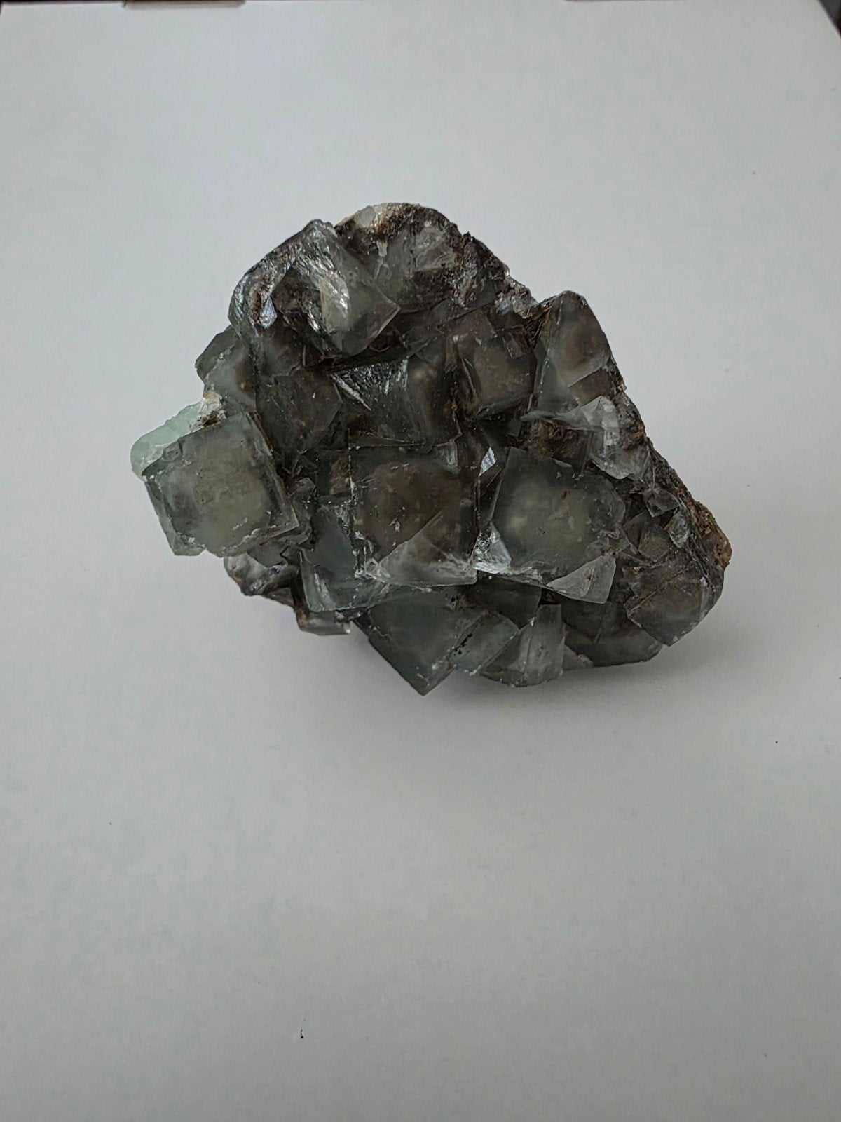 Prachtige ruwe Fluoriet mineraal - 235 gram, Ophalen of Verzenden, Mineraal