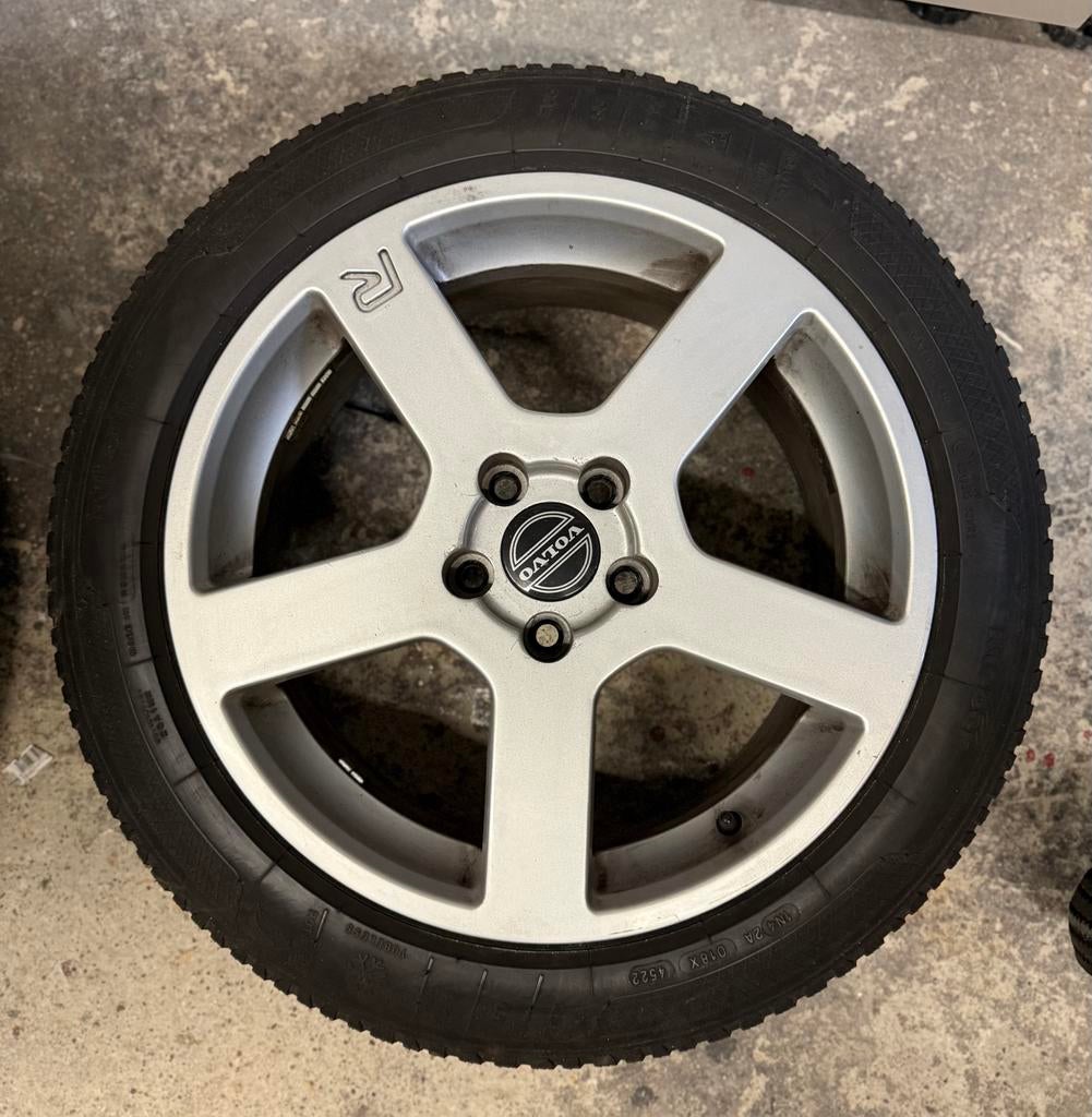 Volvo R velgen 17 inch met winterband, Auto-onderdelen, Banden en Velgen, Ophalen, Gebruikt, Velg(en), 17 inch