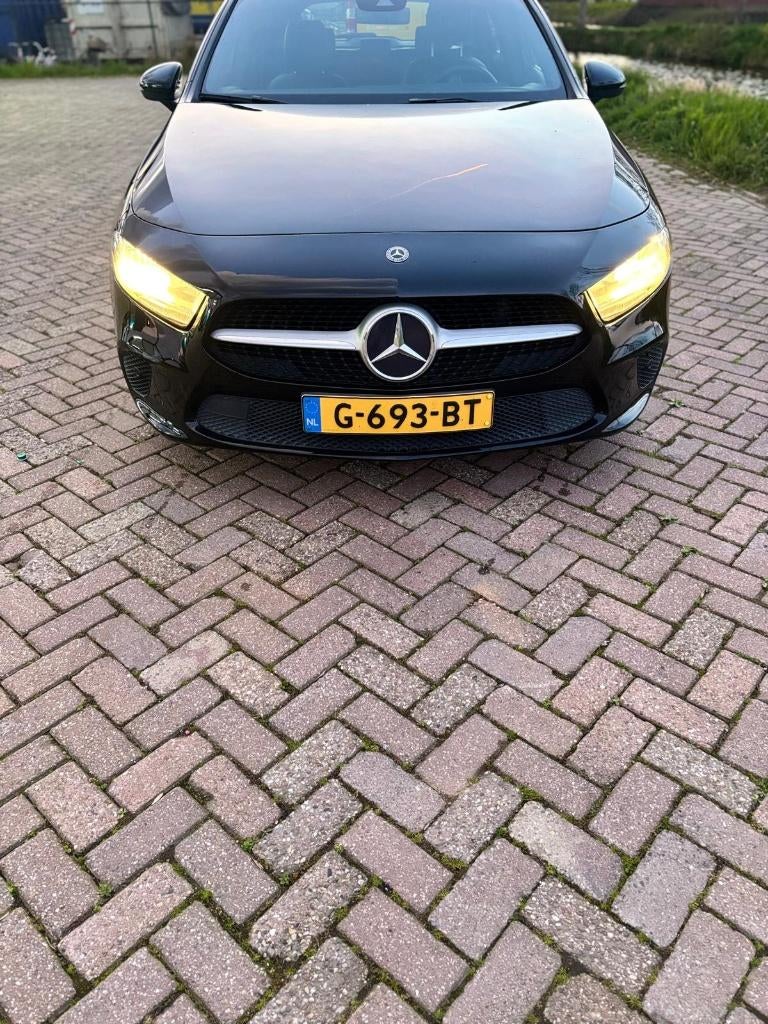 Mercedes-Benz A-Klasse A 160 109pk 2019 Zwart, Auto's, Mercedes-Benz, Voorwielaandrijving, 4 cilinders, Zwart, Origineel Nederlands