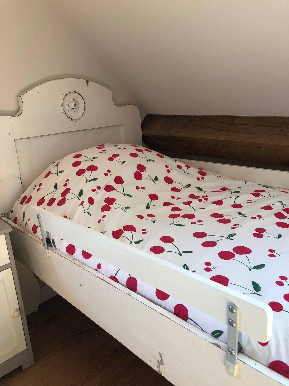 2x landelijk houten kinderbed 175x85 incl matras, Huis en Inrichting, Slaapkamer | Complete slaapkamers, Ophalen, Zo goed als nieuw