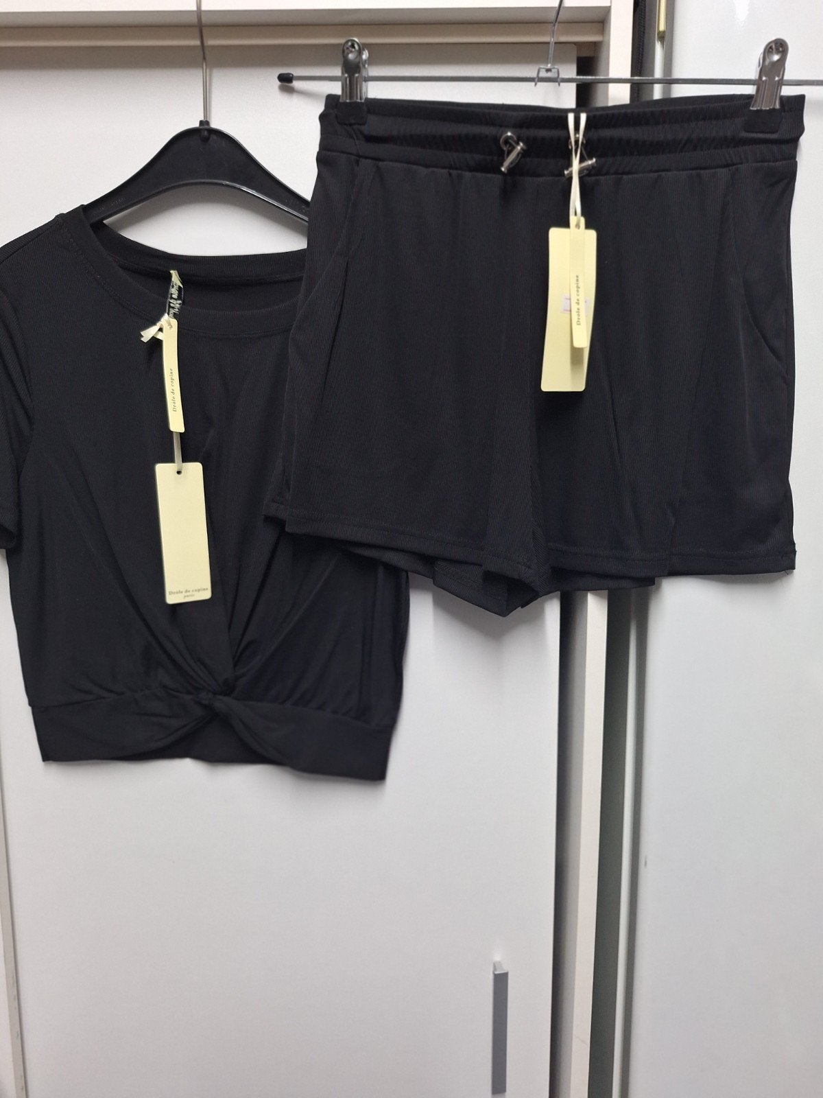 Set korte broek en top zwart, Kleding | Dames, Overige Dameskleding, Ophalen of Verzenden, Nieuw