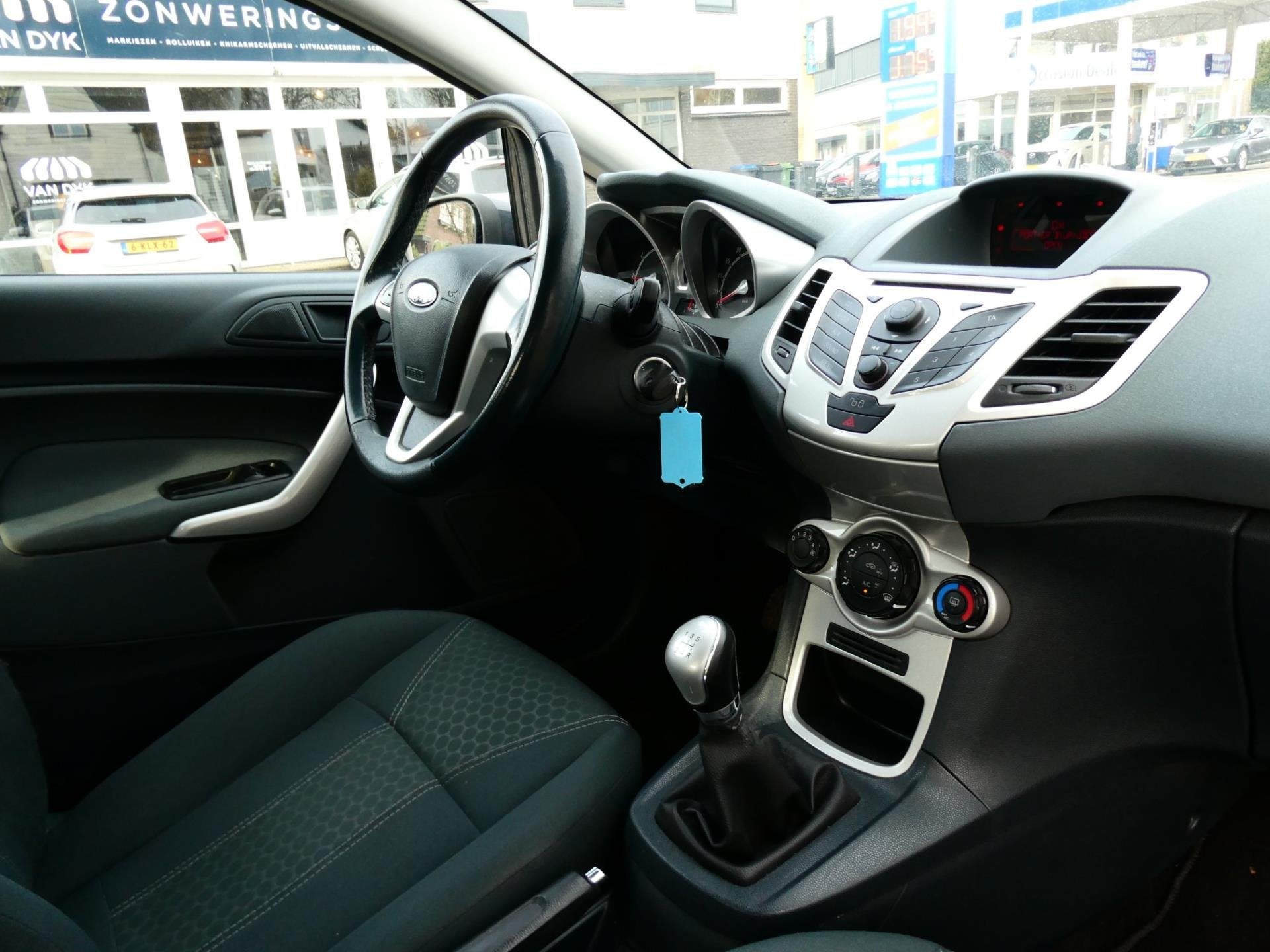 Ford Fiesta 1.4 Titanium 2e eigenaar 97pk 3-deurs Airco Trek, Voorwielaandrijving, Euro 5, Stof, Gebruikt