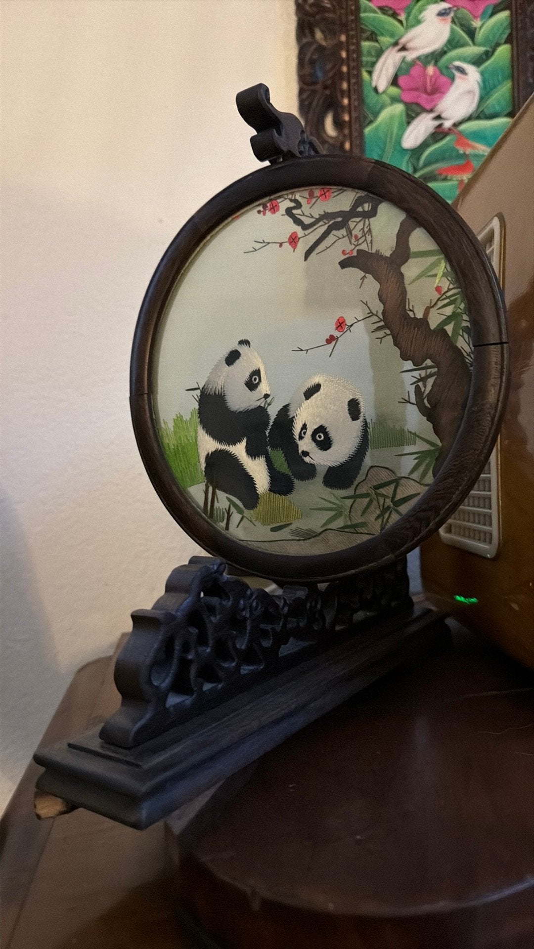 Antieke Chinese zijde borduurwerk panda's in lijst, Antiek en Kunst, Kunst | Niet-Westerse kunst, Ophalen of Verzenden