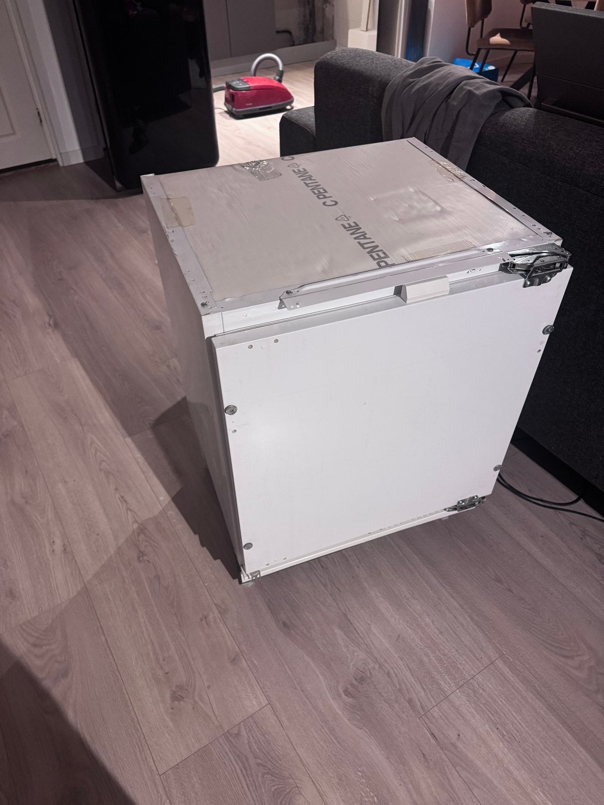 Whirlpool onderbouw koelkast - Compact en efficiënt, Witgoed en Apparatuur, 85 tot 120 cm, 75 tot 100 liter, Ophalen of Verzenden
