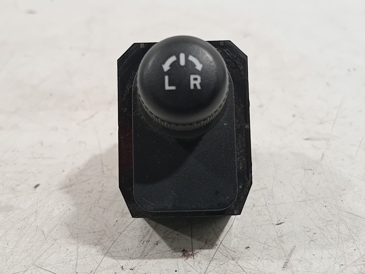 Schakelaar elektrisch spiegels Suzuki Vitara, Onderdelen@venauto.nl, Van der Ven Autorecycling B.V., Gebruikt, Ettenseweg 76, 4706 PB Roosendaal, The Netherlands