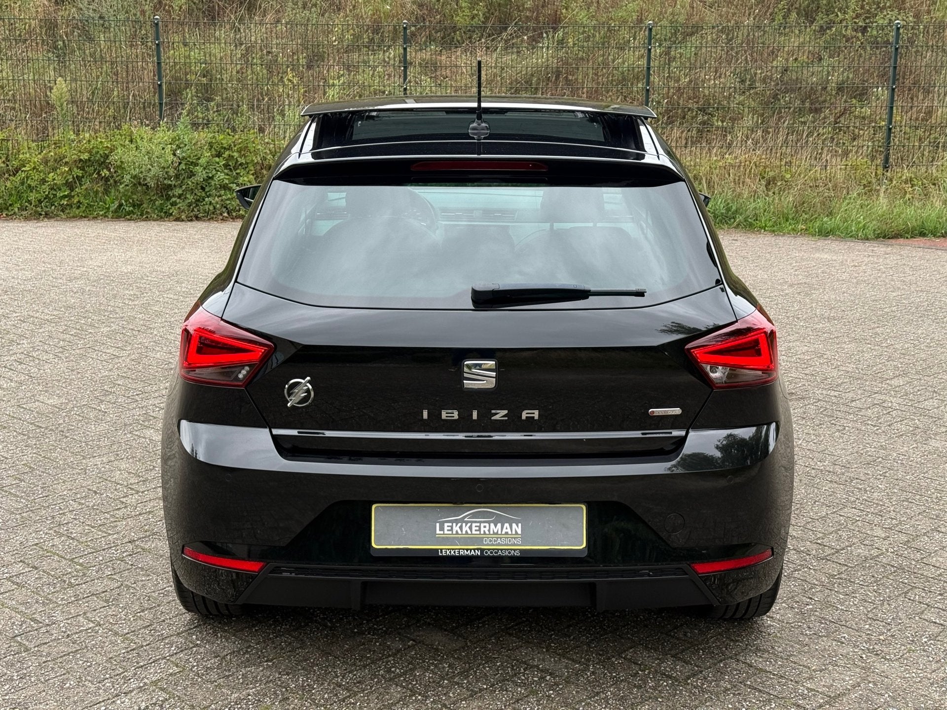 SEAT Ibiza 1.0 TSI DSG I PANO I LED I CAMERA I CARPLAY I ALC, Auto's, Seat, Gebruikt, 1072 kg, Ibiza, Origineel Nederlands